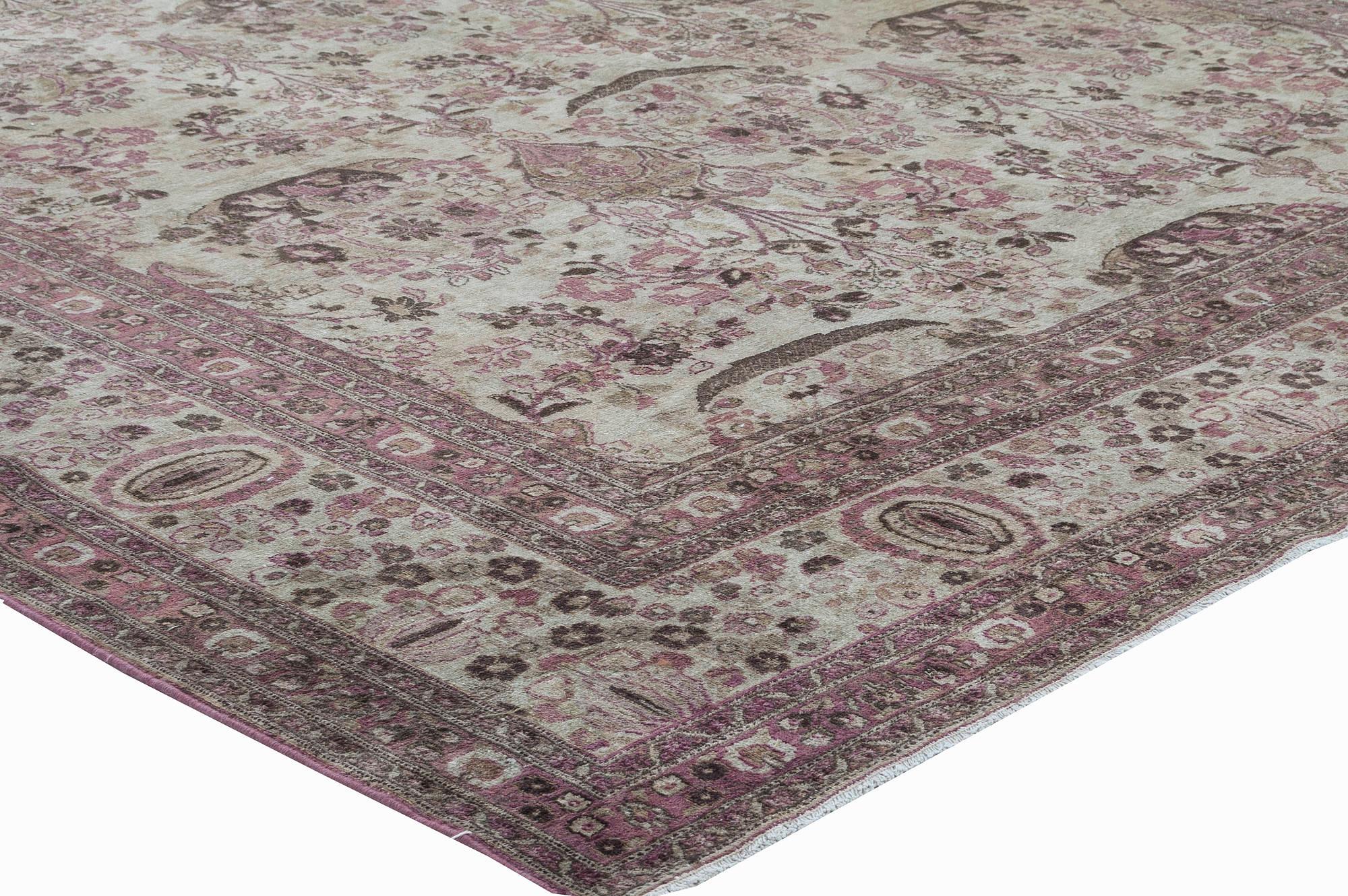 Persischer Tabriz Beige Lila Handgefertigter Teppich aus der Mitte des Jahrhunderts (20. Jahrhundert) im Angebot