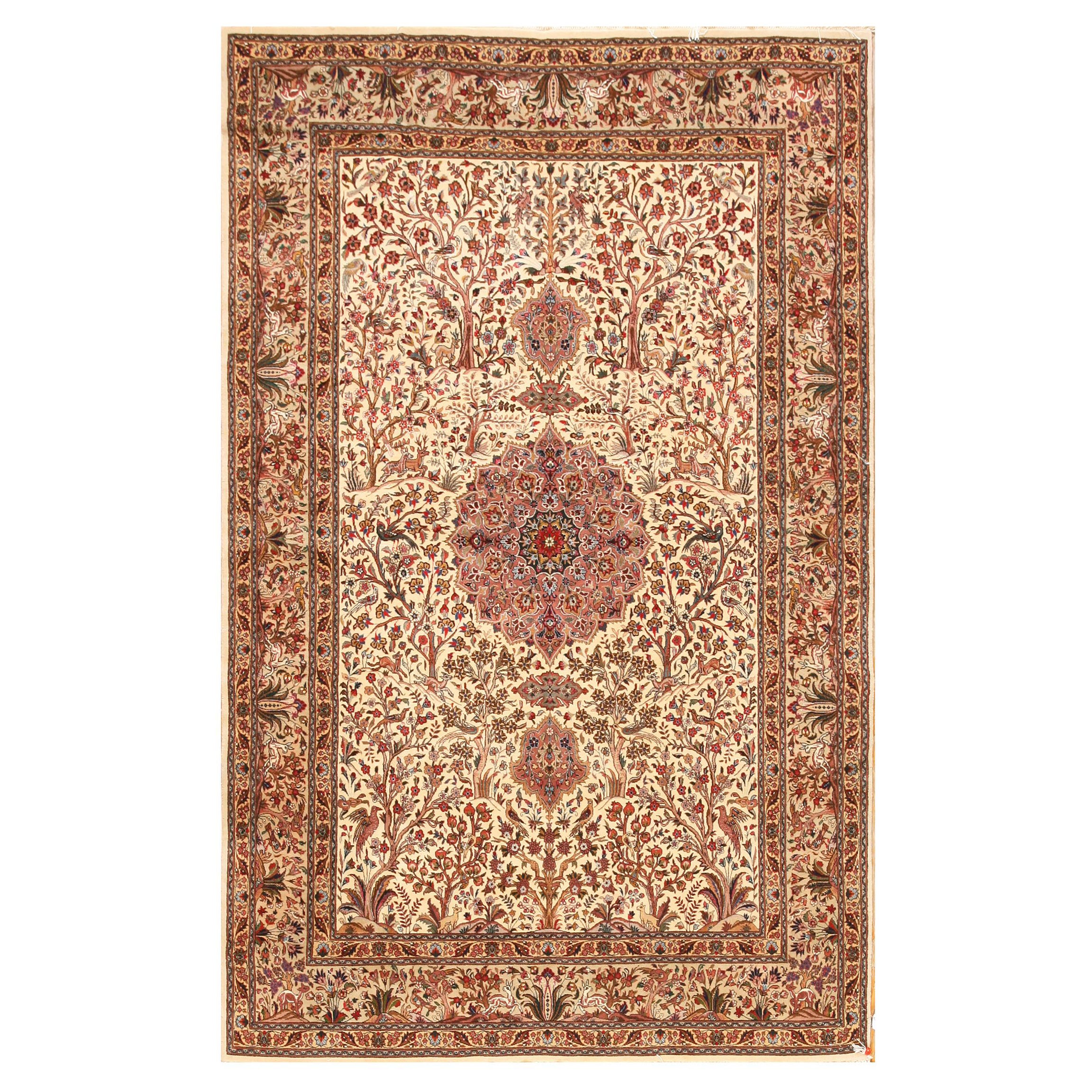 Persischer Täbris-Teppich aus der Mitte des 20. Jahrhunderts ( 5'9" x 9' - 175 x 275)