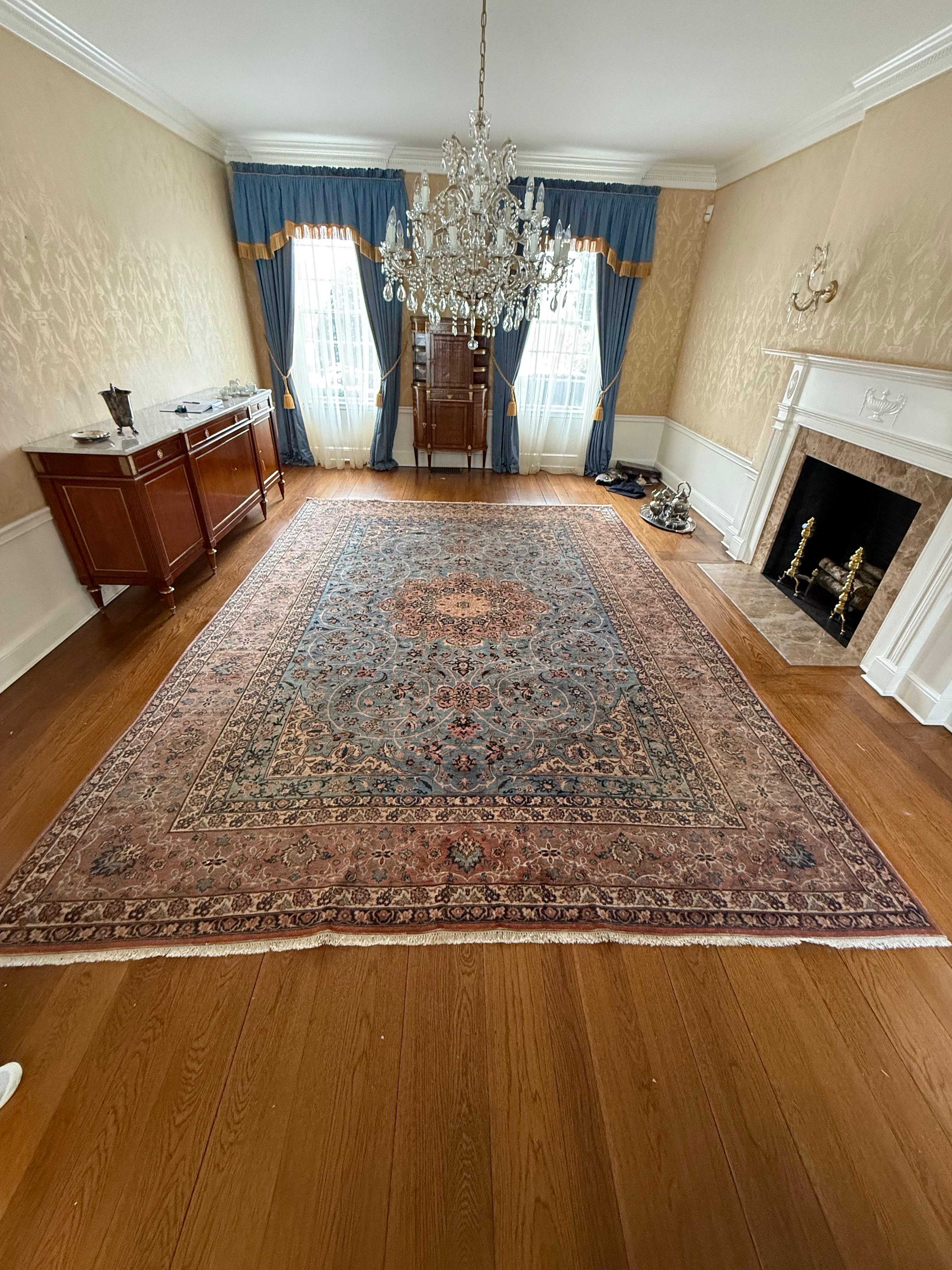 Tapis persan Tabriz du milieu du 20e siècle, noué à la main, taille de pièce 14 x 10,3 en vente 6
