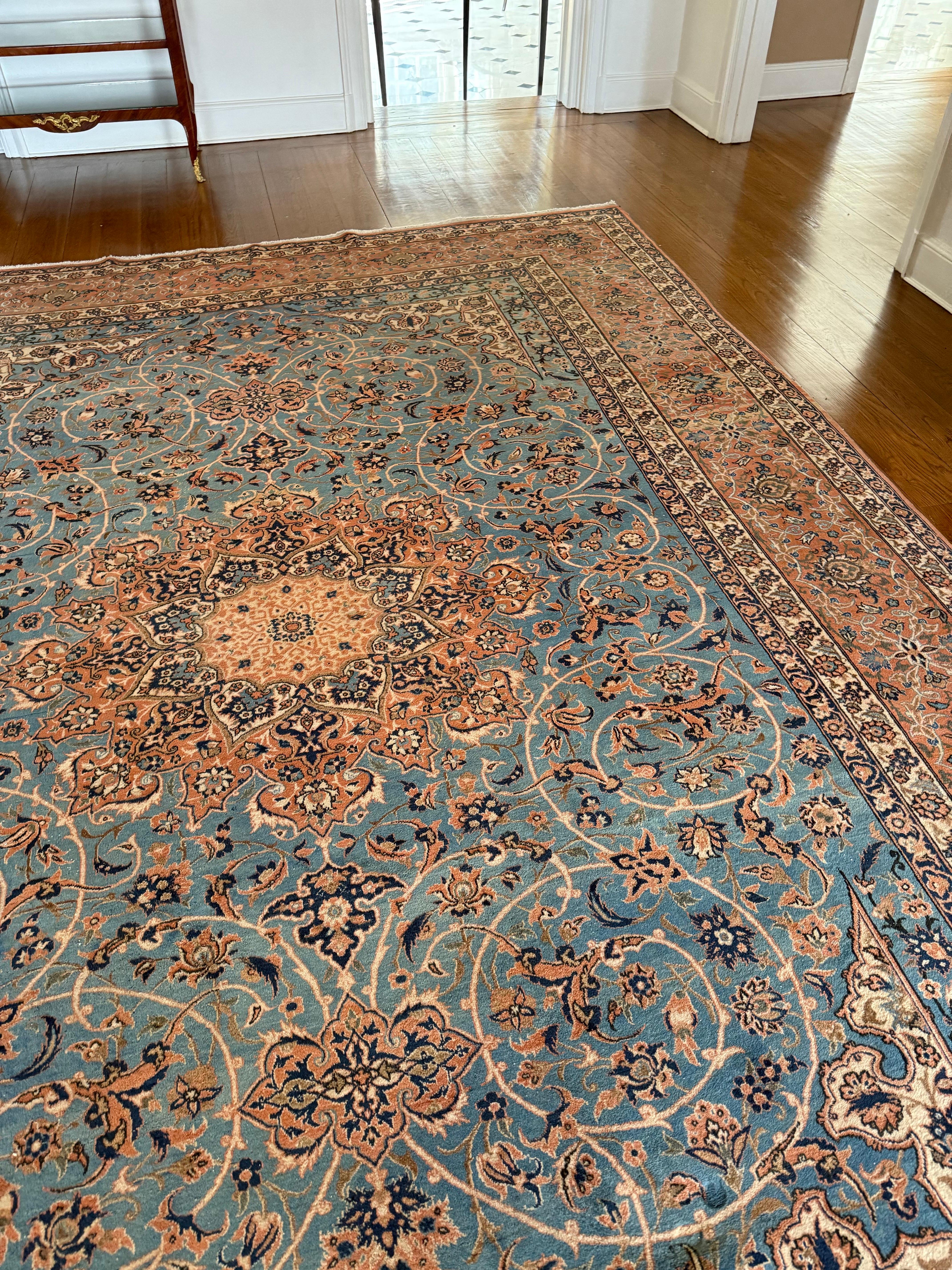 Tapis persan Tabriz du milieu du 20e siècle, noué à la main, taille de pièce 14 x 10,3 en vente 12