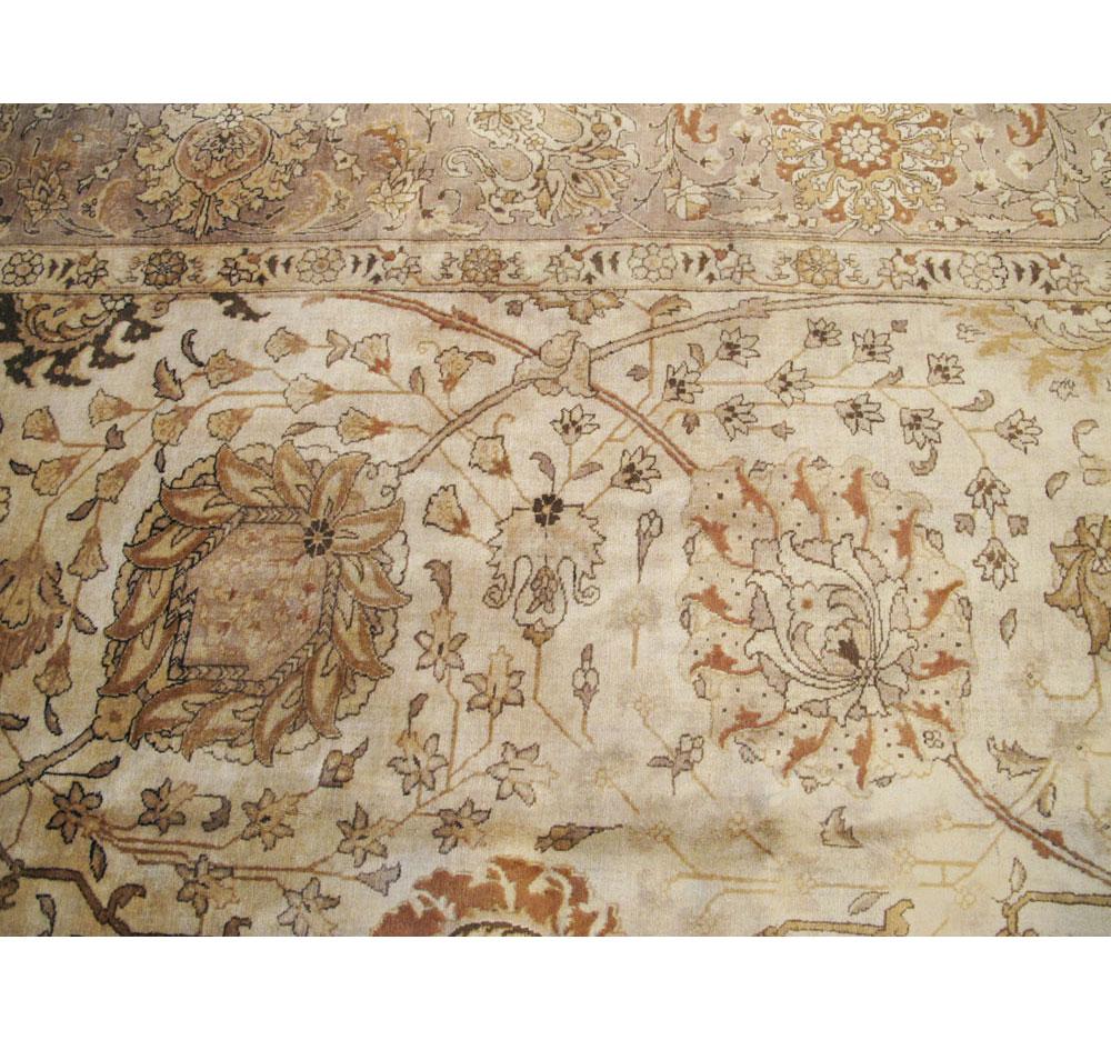 Persischer Täbris-Teppich in Zimmergröße in Beige und Mauve aus der Mitte des 20. Jahrhunderts im Angebot 2