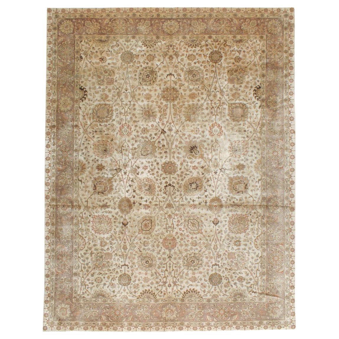 Persischer Täbris-Teppich in Zimmergröße in Beige und Mauve aus der Mitte des 20. Jahrhunderts