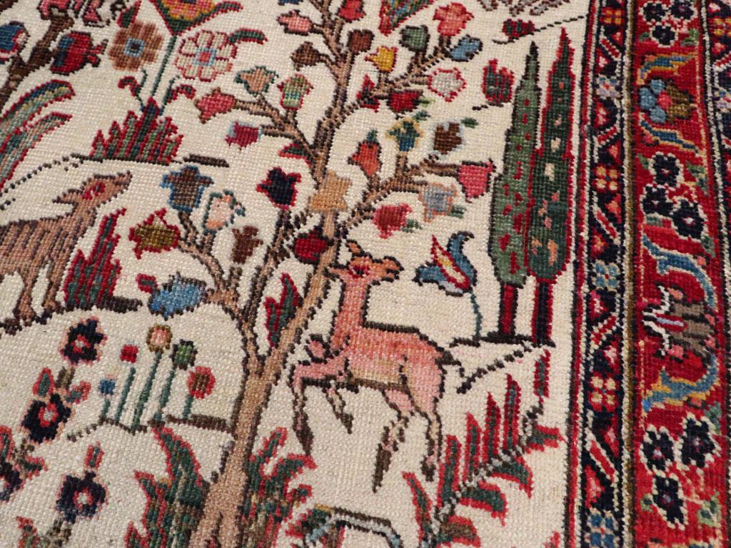 Mitte des 20. Jahrhunderts Persischer Täbris Bildteppich (Tabriz) im Angebot