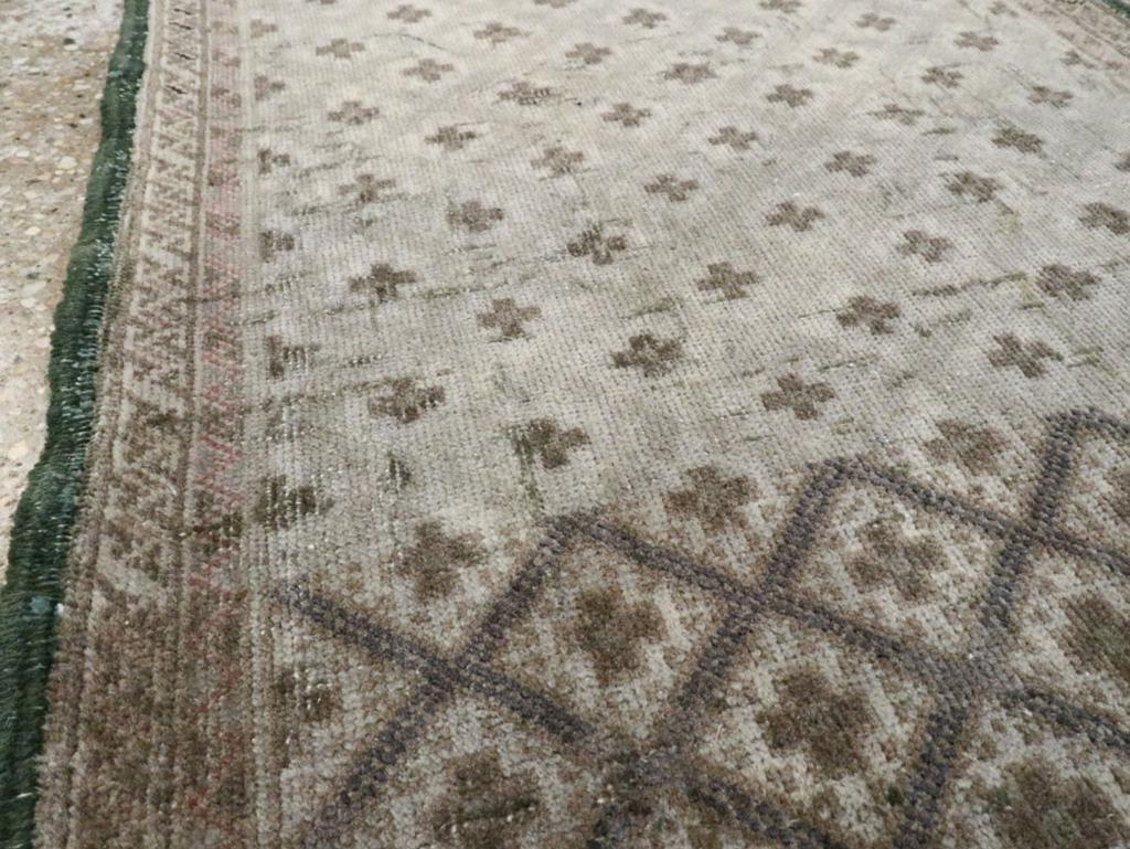 Perse Tapis persan Tabriz du milieu du 20e siècle en vente