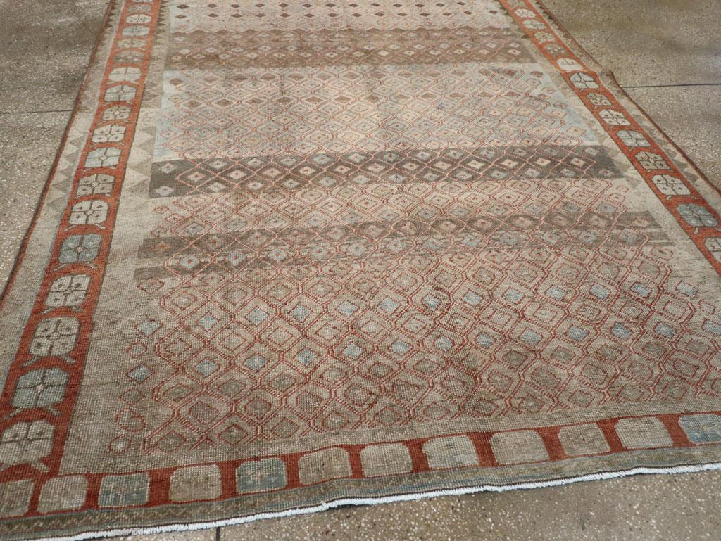 Mid-20th Century Persian Veece Accent Carpet im Zustand „Hervorragend“ im Angebot in New York, NY