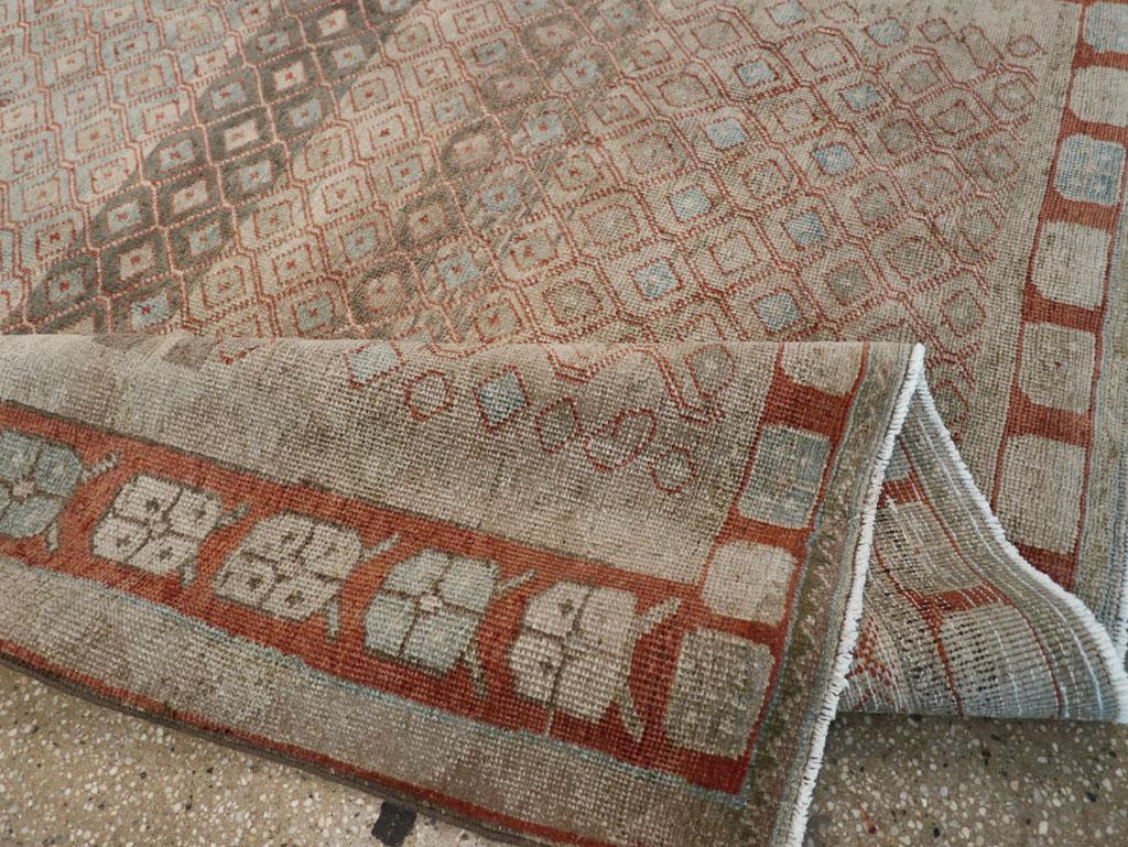 Mid-20th Century Persian Veece Accent Carpet (20. Jahrhundert) im Angebot