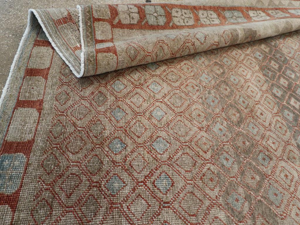 Mid-20th Century Persian Veece Accent Carpet (Wolle) im Angebot