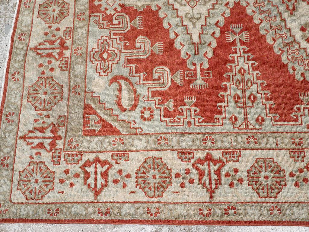 Mid-20th Century Persian Veece Accent Rug In Excellent Condition For Sale In New York, NY