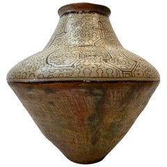 Vase en faïence de la tribu Shipibo de l'Amazonie péruvienne du milieu du 20e siècle