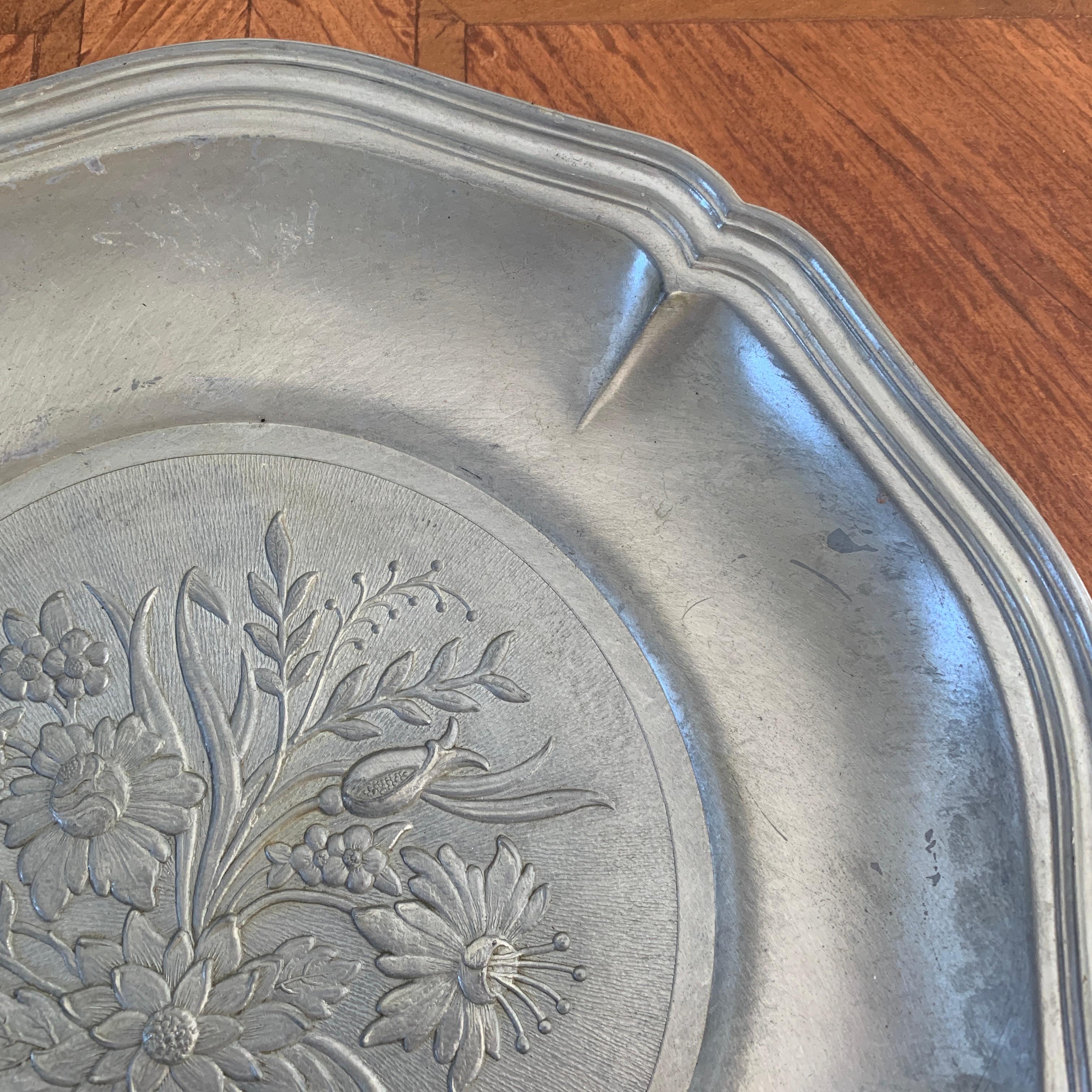 Mid-20th Century Pewter Wall Plate In Good Condition In Elkhart, IN