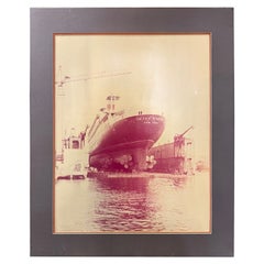 Photo du milieu du 20e siècle du SS United States en cale sèche
