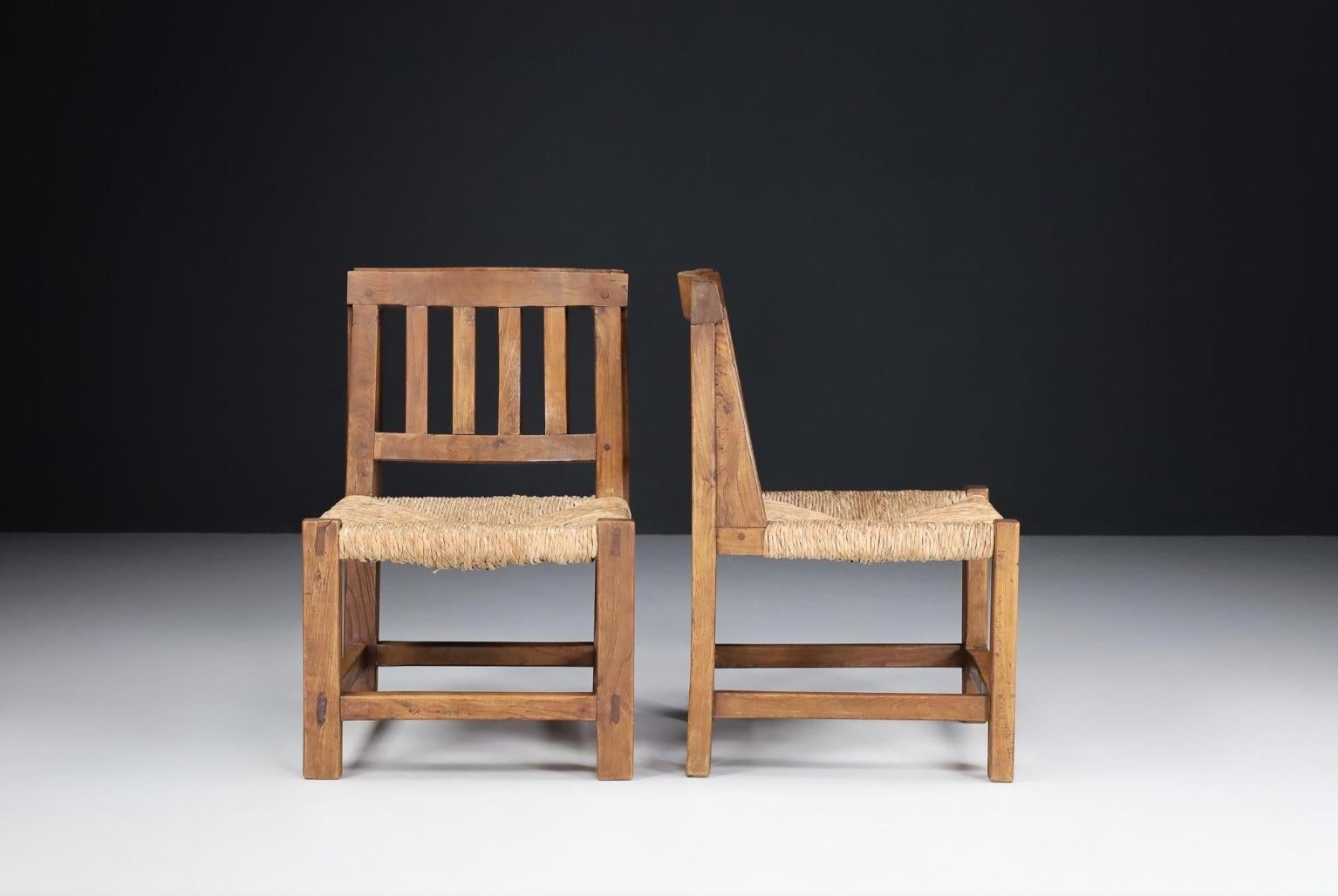 20ième siècle Chaises en bois de pin et jonc du milieu du XXe siècle, France, années 1950 en vente