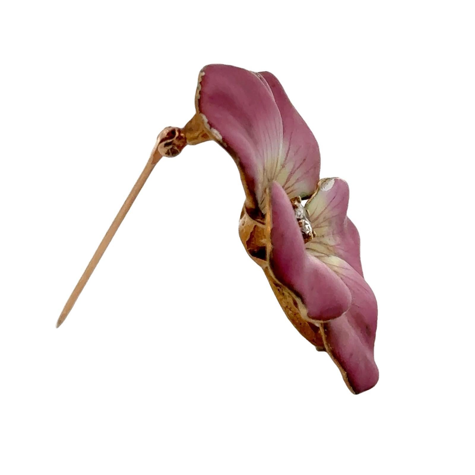 Art Nouveau Mid-20th Century Pink Enamel Diamond 14KY Gold Pansy Floral Brooch For Sale