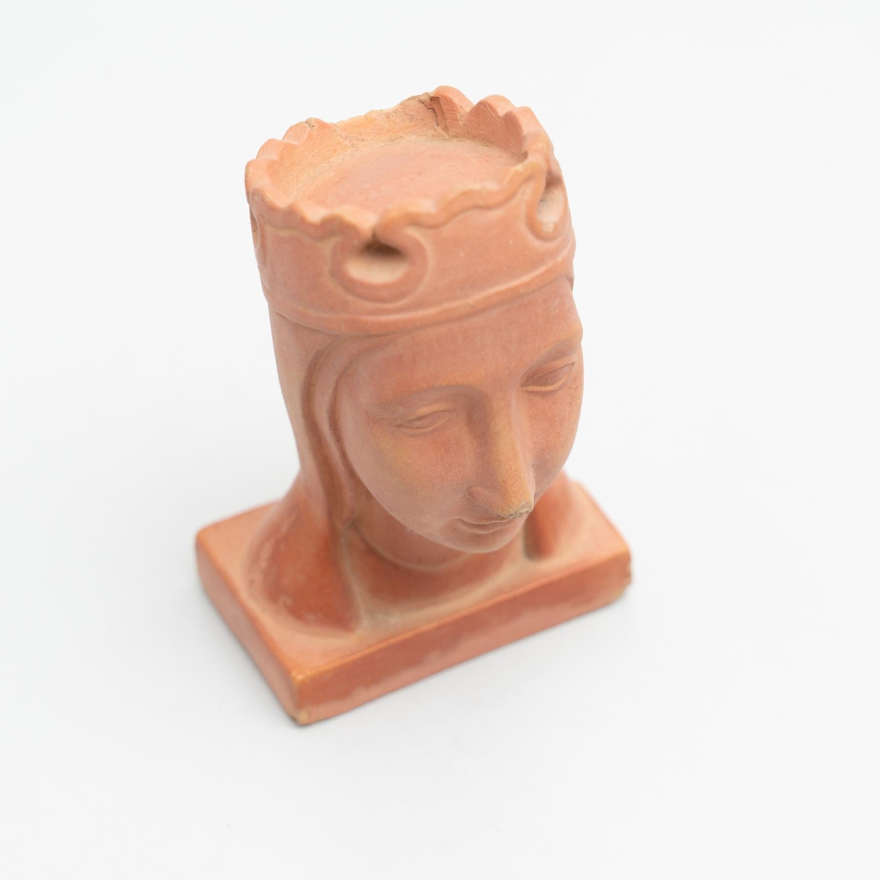 Estatua de la Virgen de Montserrat de escayola de mediados del siglo XX Español en venta