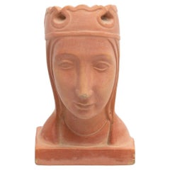 Estatua de la Virgen de Montserrat de escayola de mediados del siglo XX