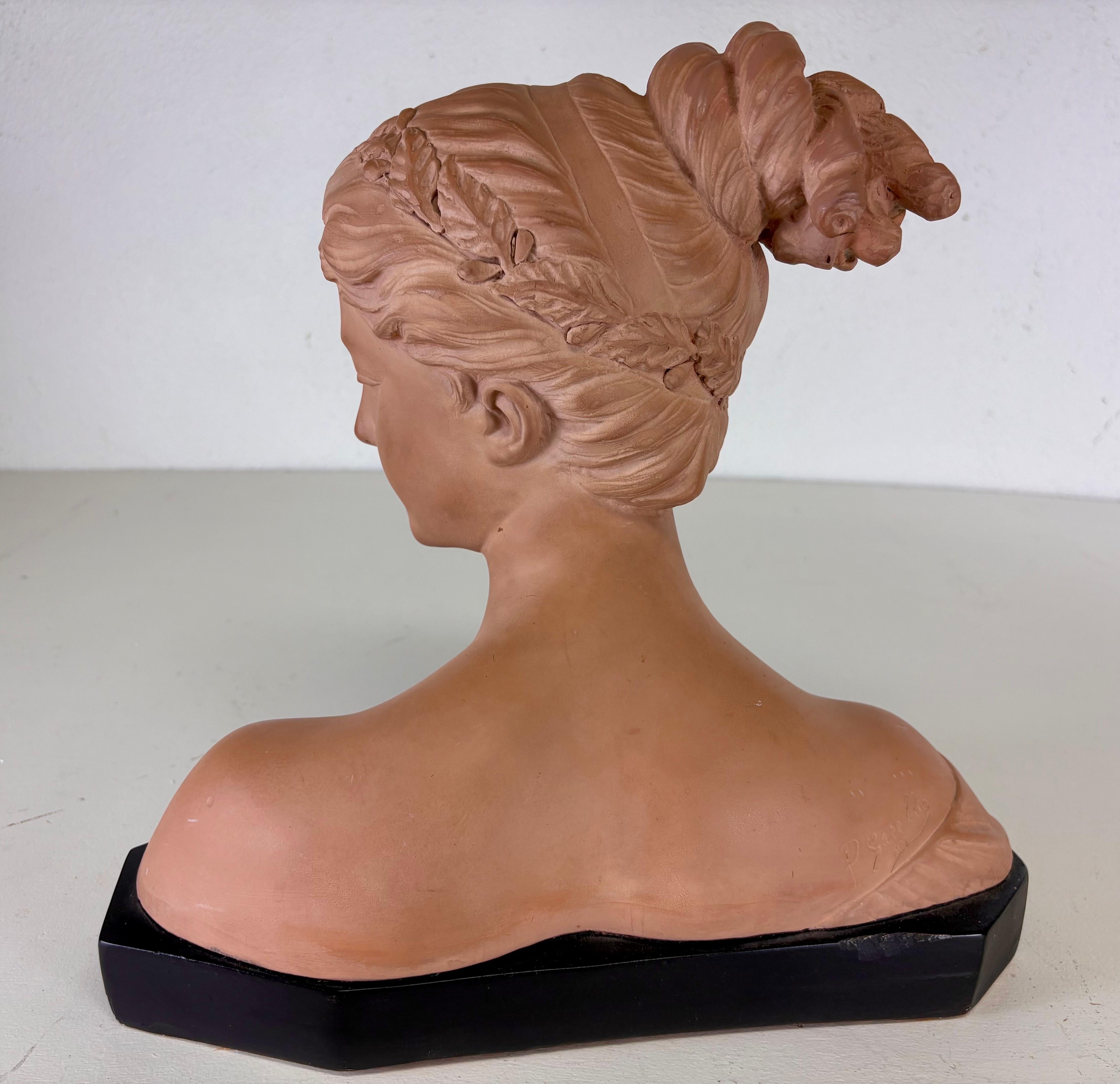 Scultura in gesso di una donna classica della metà del XX secolo in vendita 5