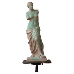 Statue de la Vénus de Milo en plâtre du milieu du 20e siècle Grand Tour 