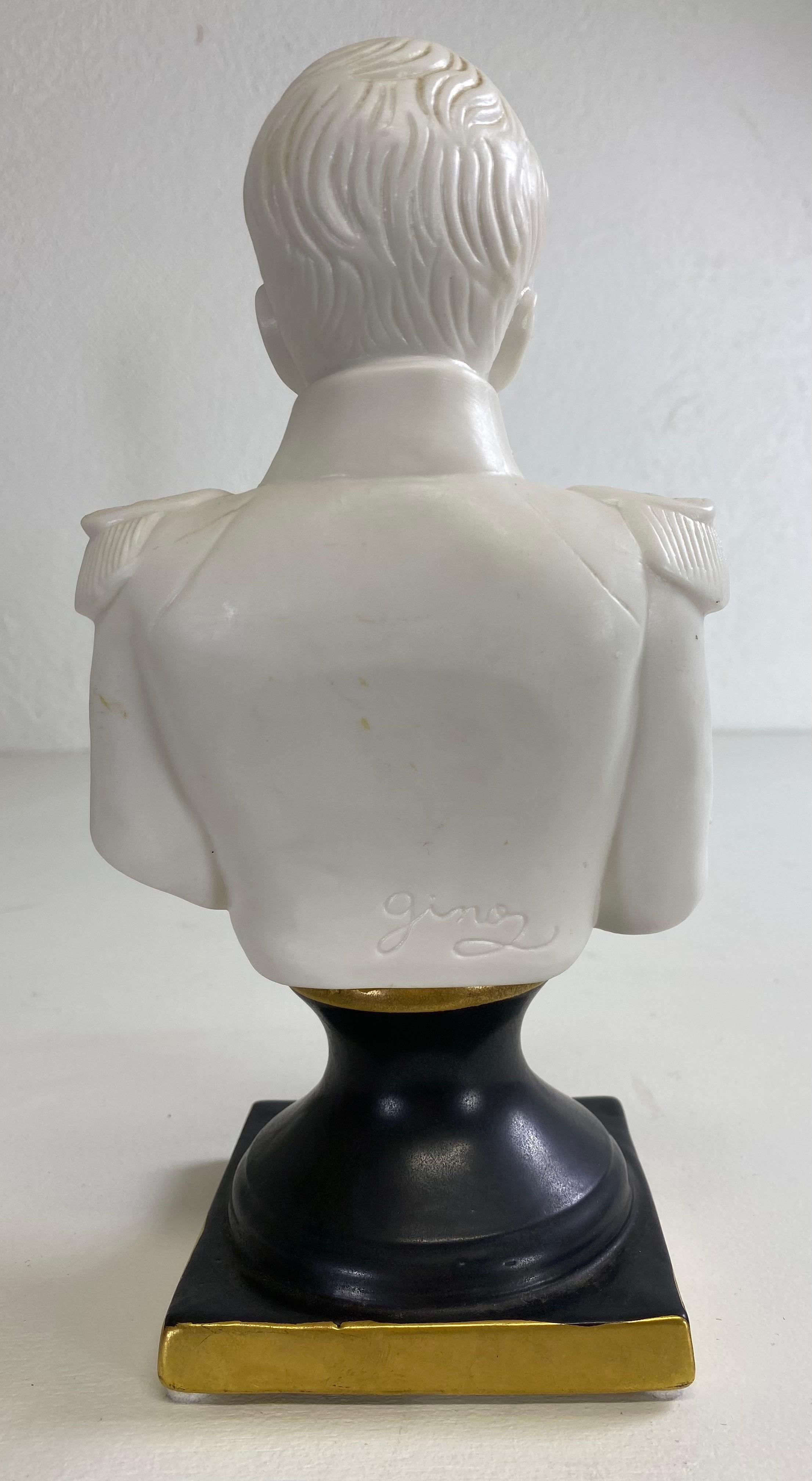 Mid 20th century porcelain bust of Napoleon Bonaparte In Good Condition In Allentown, PA