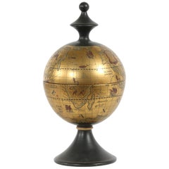 Mappamondo coperto in porcellana della metà del XX secolo