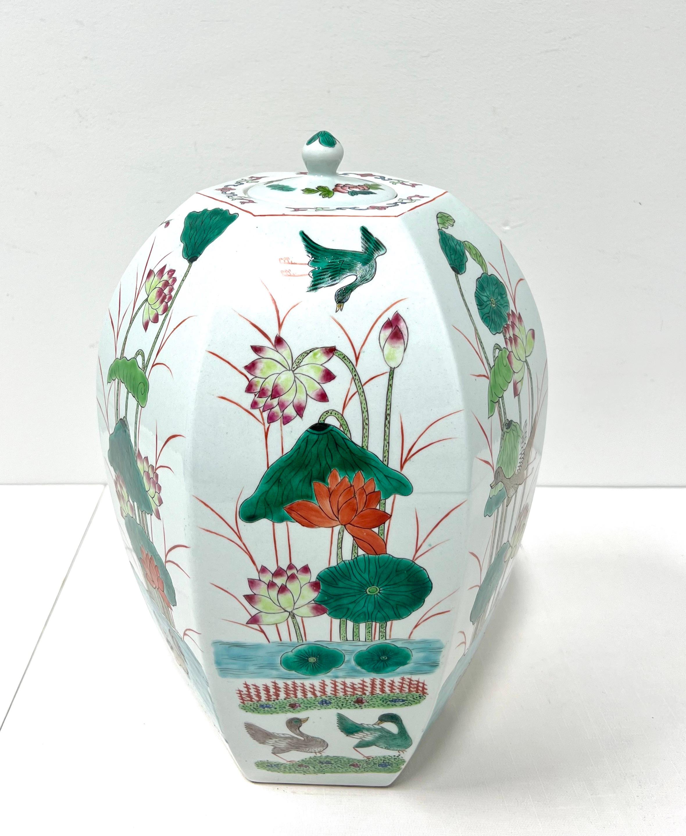 Mid 20th Century Porcelain Hand Painted Asian Ginger Jar For Sale 5