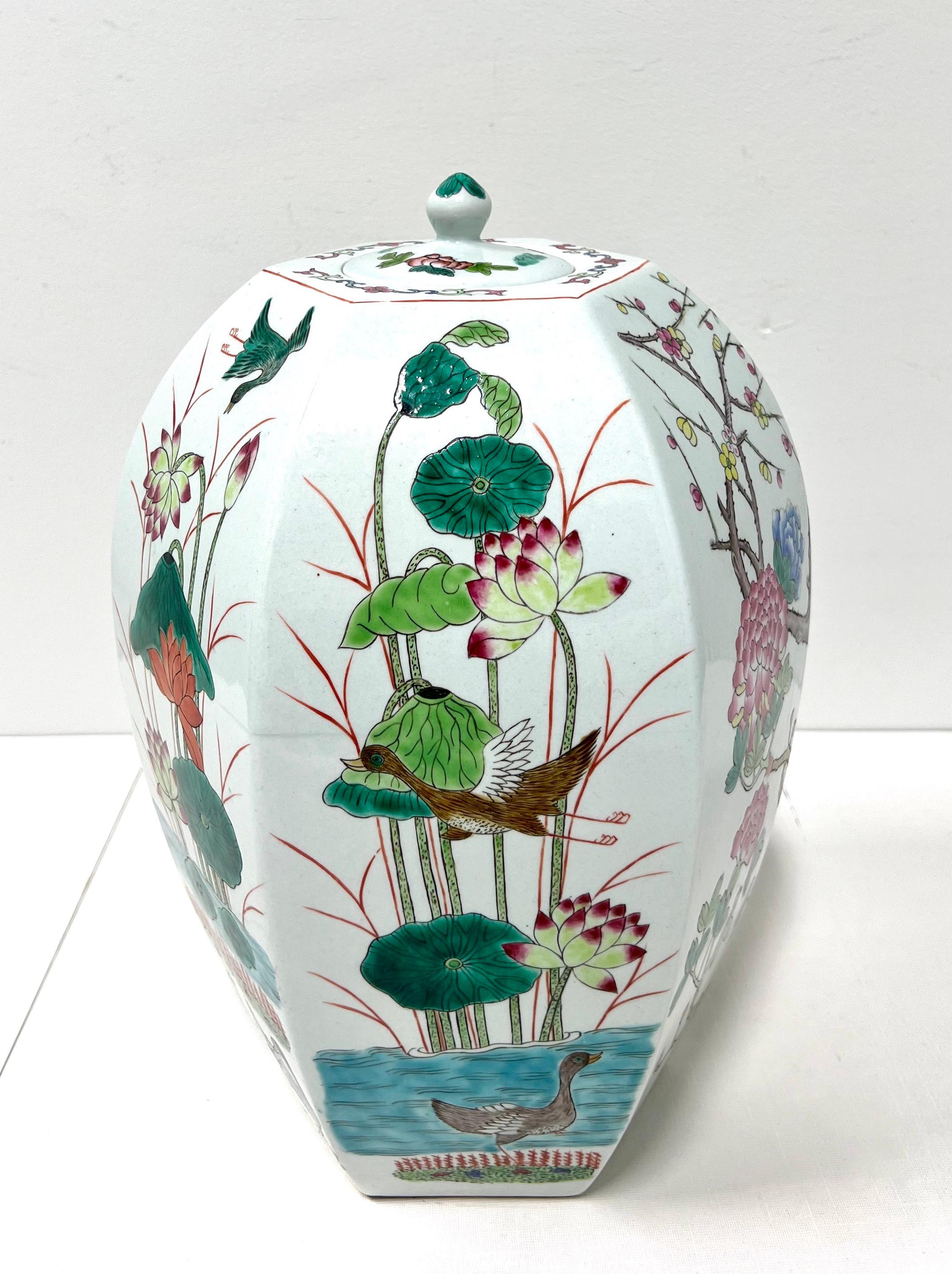 Chinoiserie Mid 20th Century Porcelain Hand Painted Asian Ginger Jar For Sale