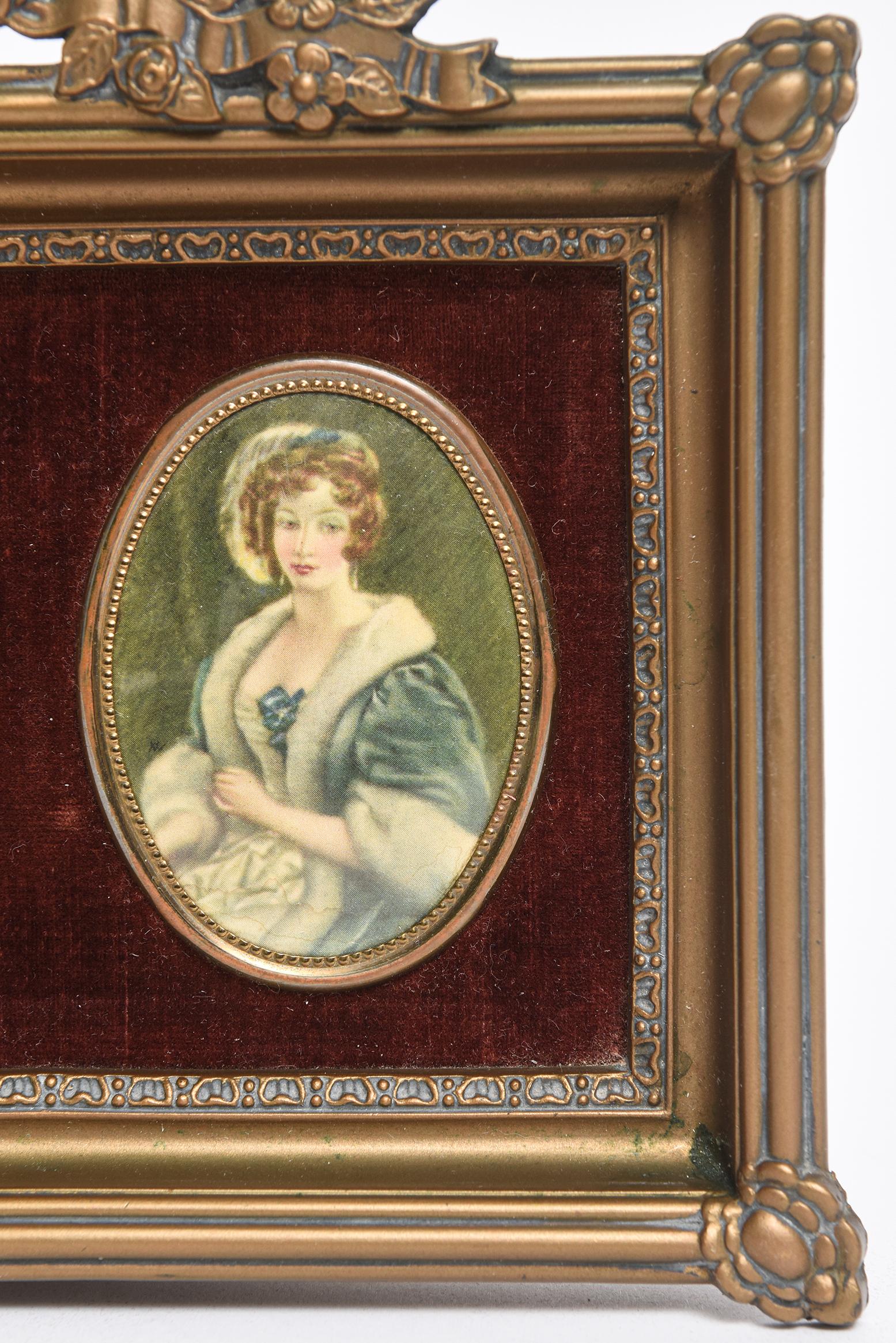 Resin Mid-20th Century Print Portraits in Floral Gold Frame