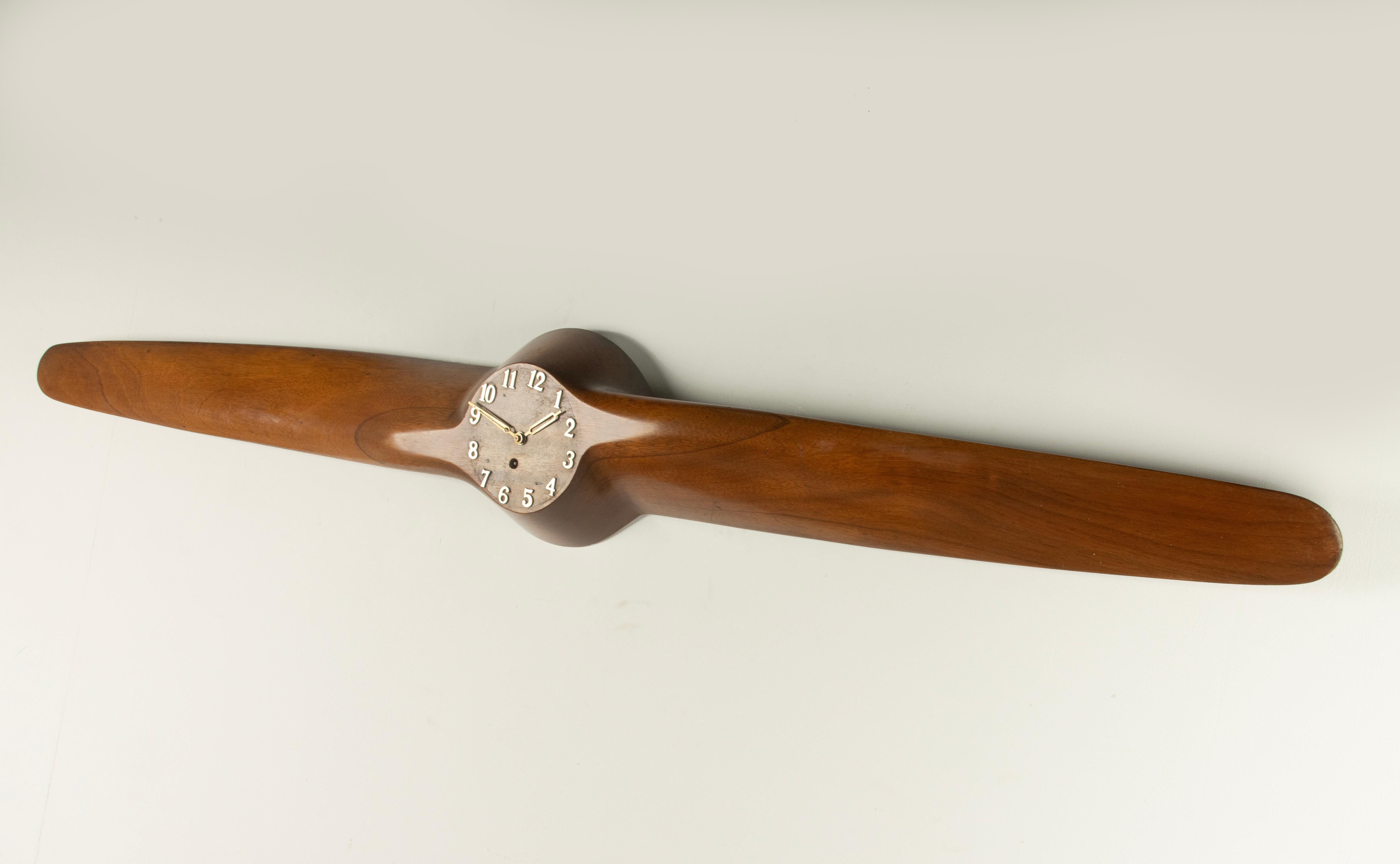 Mid-20th Century Propeller Clock - Wood - Aviation Design For Sale 9