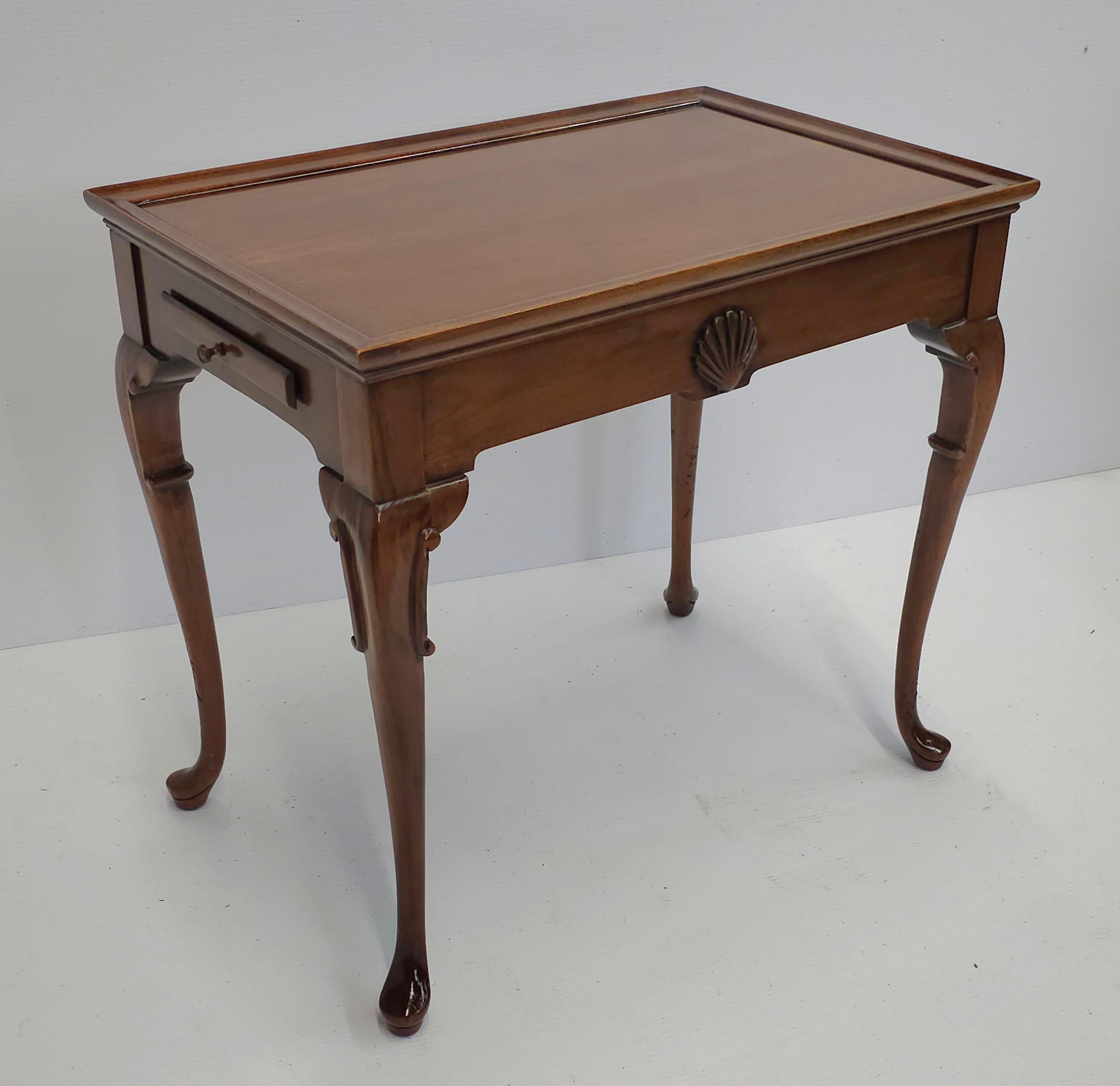 Mid 20th Century Queen Anne Style Mahogany Tea Table With Pull Out Trays For Sale 4
