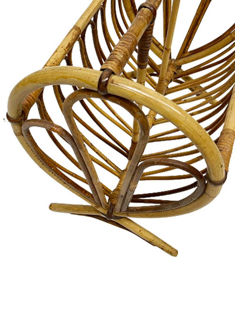 Set aus einem Stuhl und einem Zeitschriftenständer aus Rattan und Bambus aus der Mitte des 20. Jahrhunderts im Angebot 7