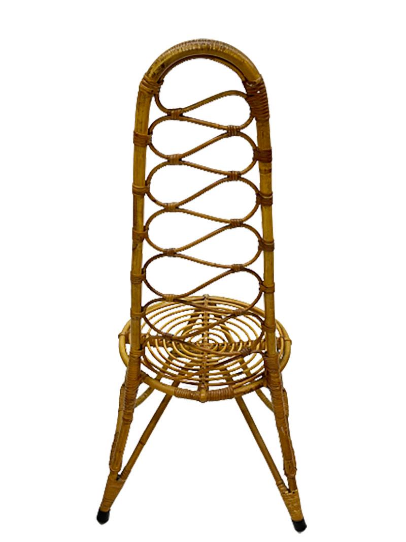 Mid-20th Century rattan and bamboo set of a chair and a magazine rack For Sale 1