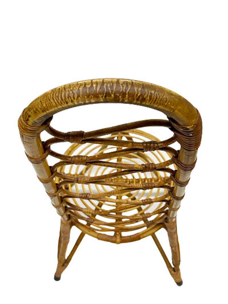 Mid-20th Century rattan and bamboo set of a chair and a magazine rack For Sale 2