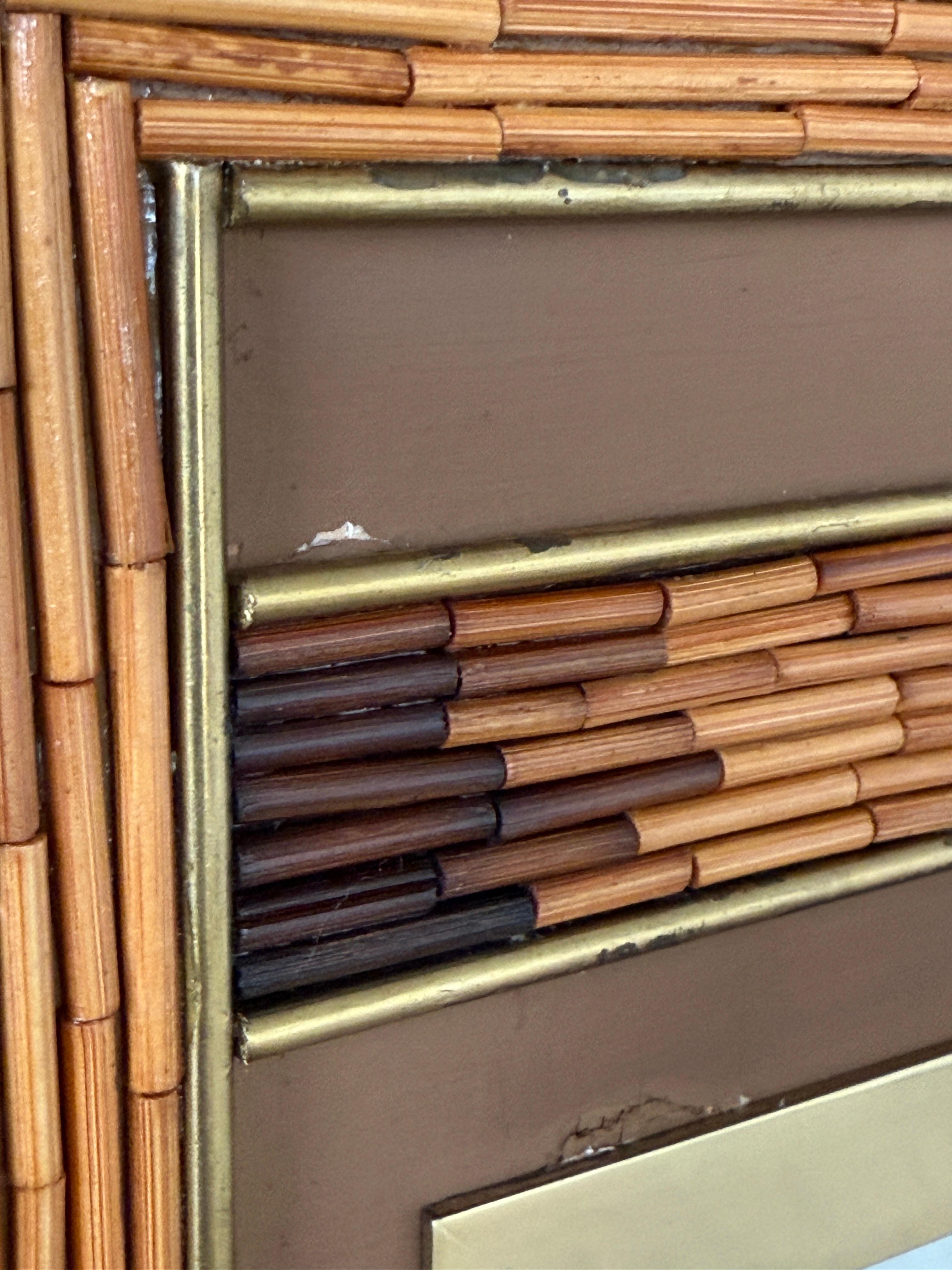 Mitte des 20. Jahrhunderts Rattan Inlay Messing gerahmt Wandspiegel im Angebot 6