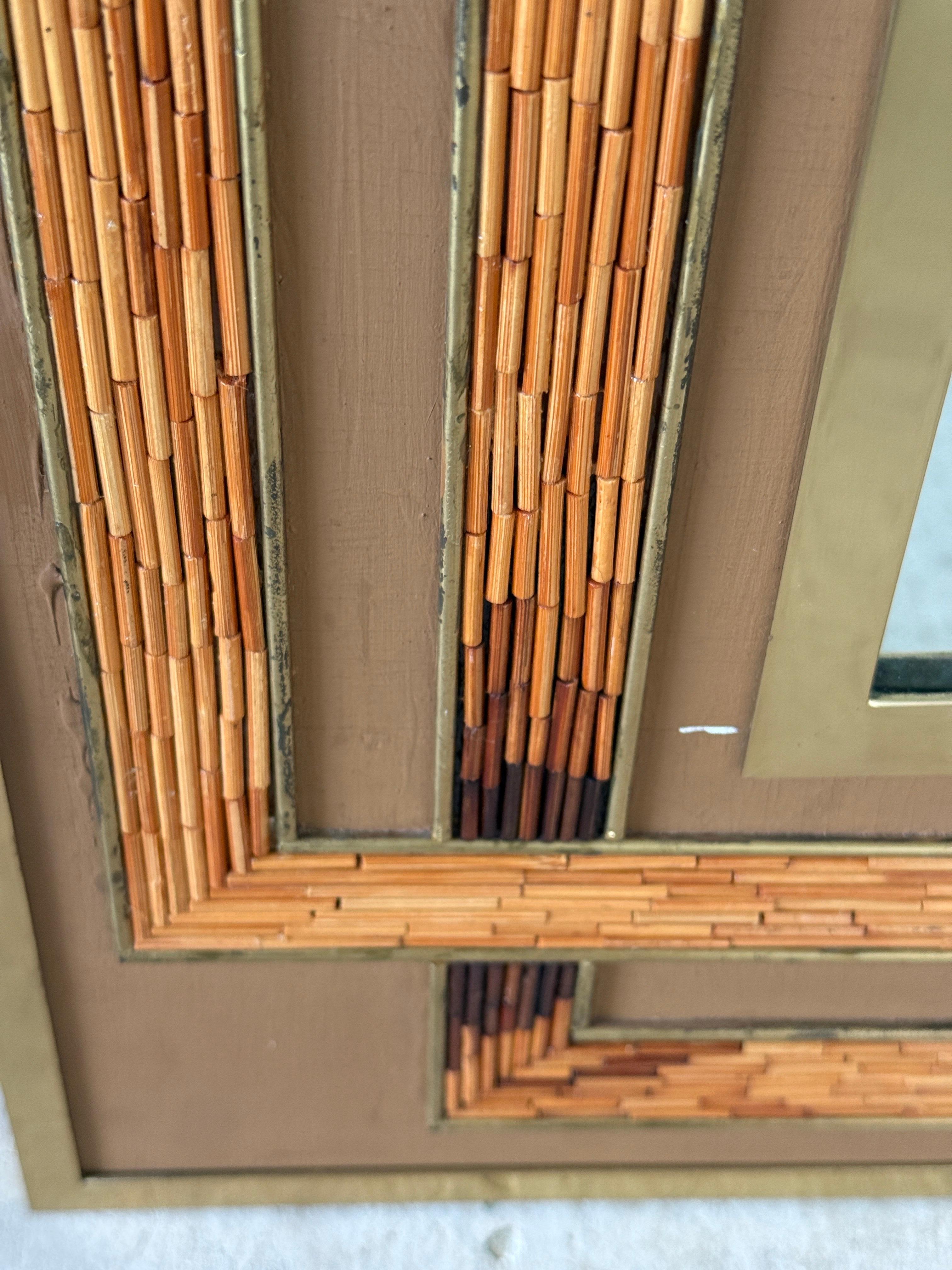 Mitte des 20. Jahrhunderts Rattan Inlay Messing gerahmt Wandspiegel (Handgefertigt) im Angebot