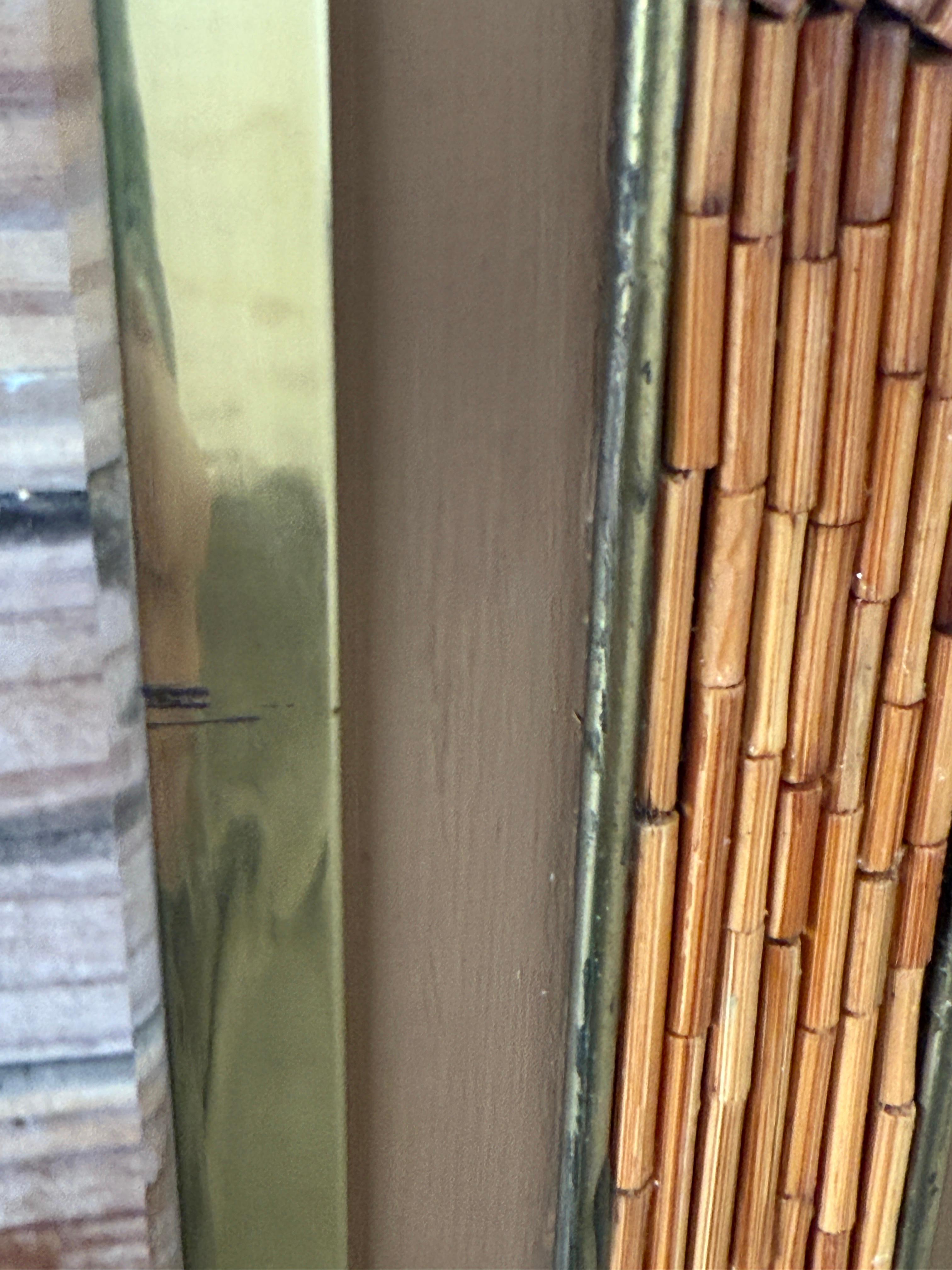 Mitte des 20. Jahrhunderts Rattan Inlay Messing gerahmt Wandspiegel im Angebot 5