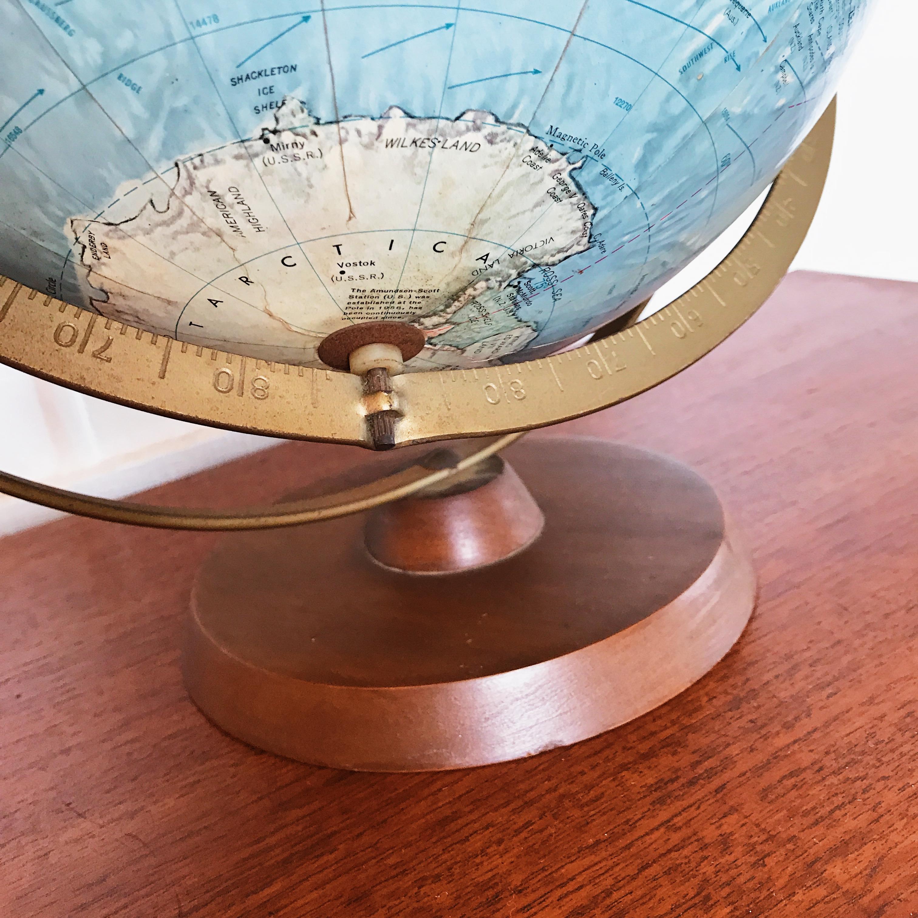 American Mid-20th Century Reader's Digest Great World Globe Topographical Desk Globe For Sale