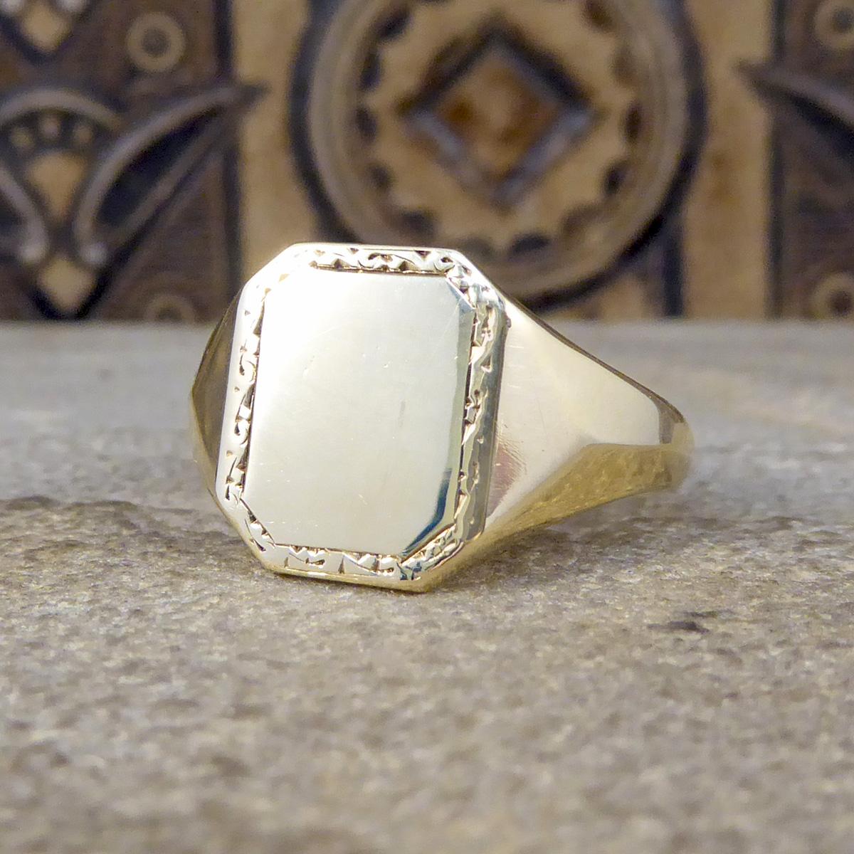 Women's or Men's Mid-20th Century Rectangular Framed Signet Ring in 9 Carat Yellow Gold