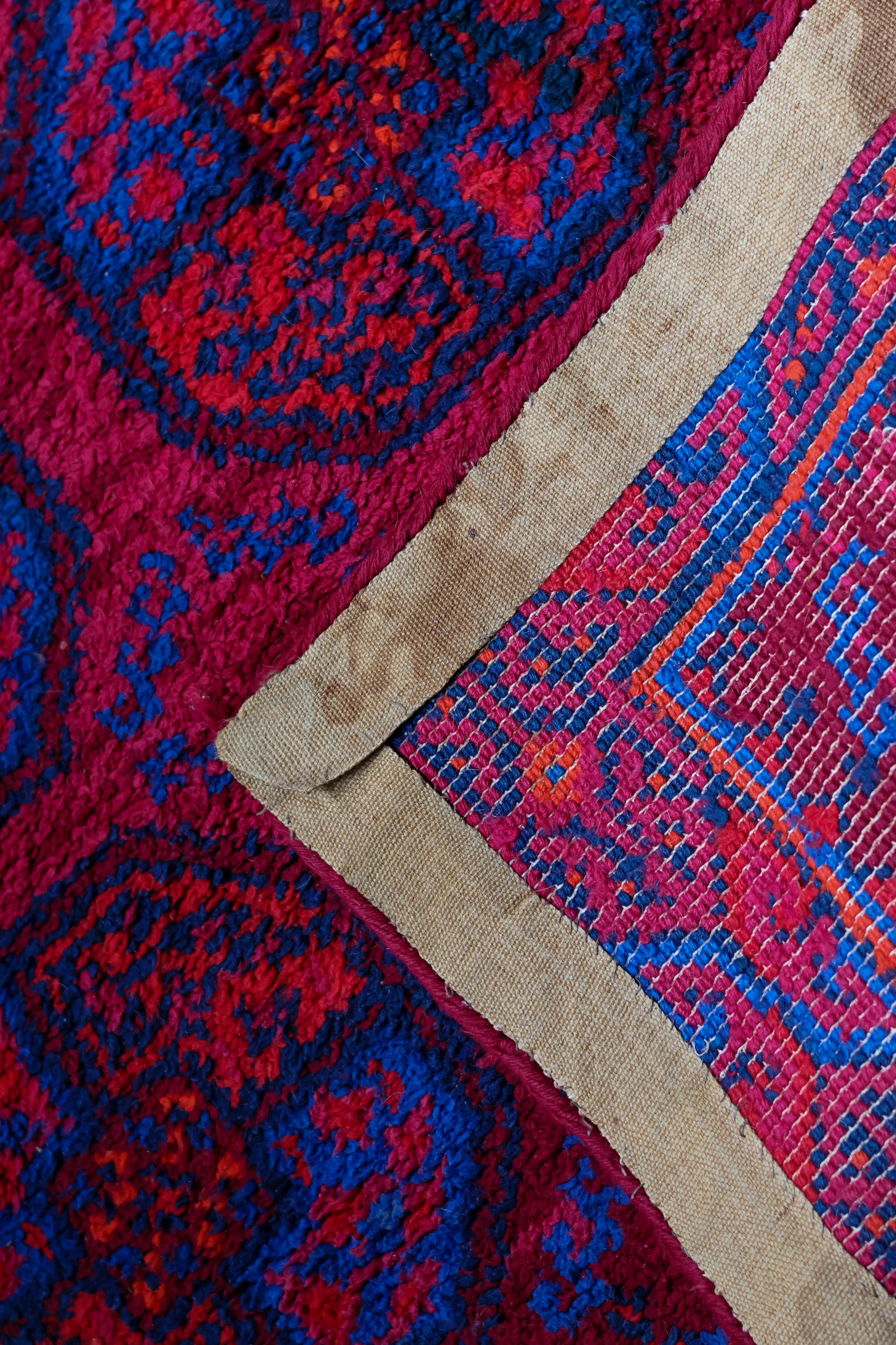 Mid 20th Century Red and Blue Handwoven Rug or Tapestry, Central Asia In Fair Condition For Sale In Dronten, NL