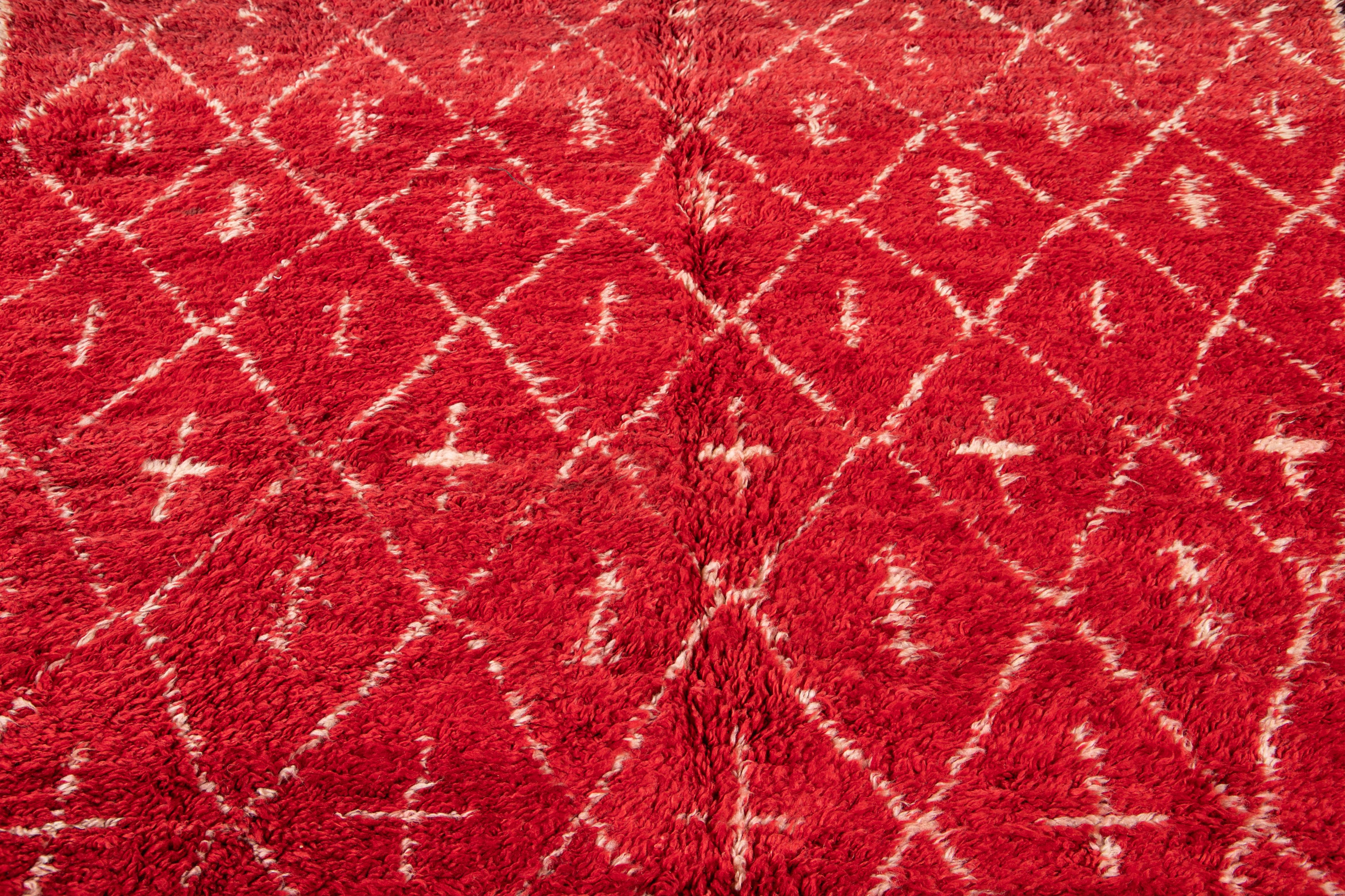 Mid-20th Century Red Moroccan Tribal Wool Rug For Sale 6