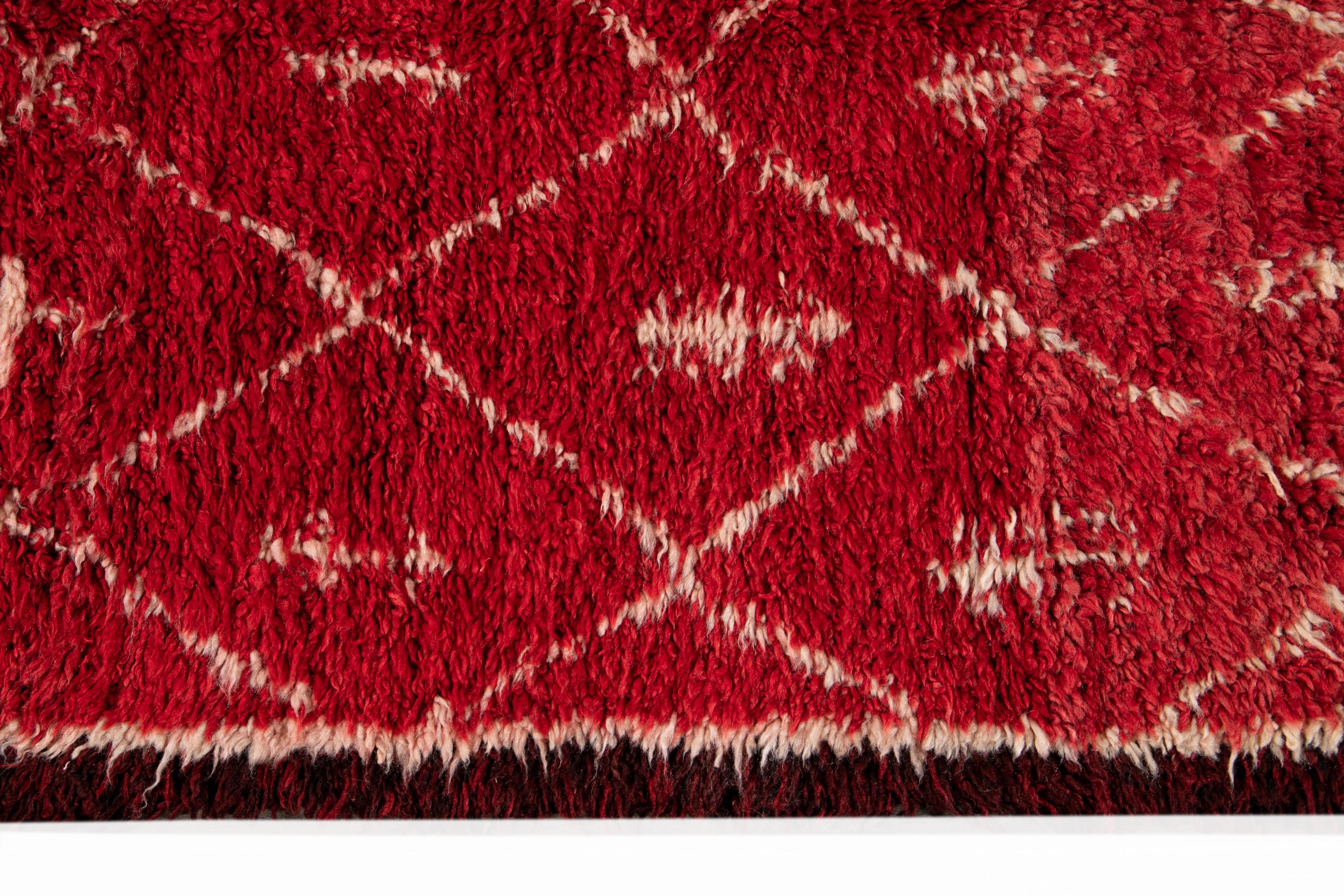 Mid-20th Century Red Moroccan Tribal Wool Rug For Sale 4