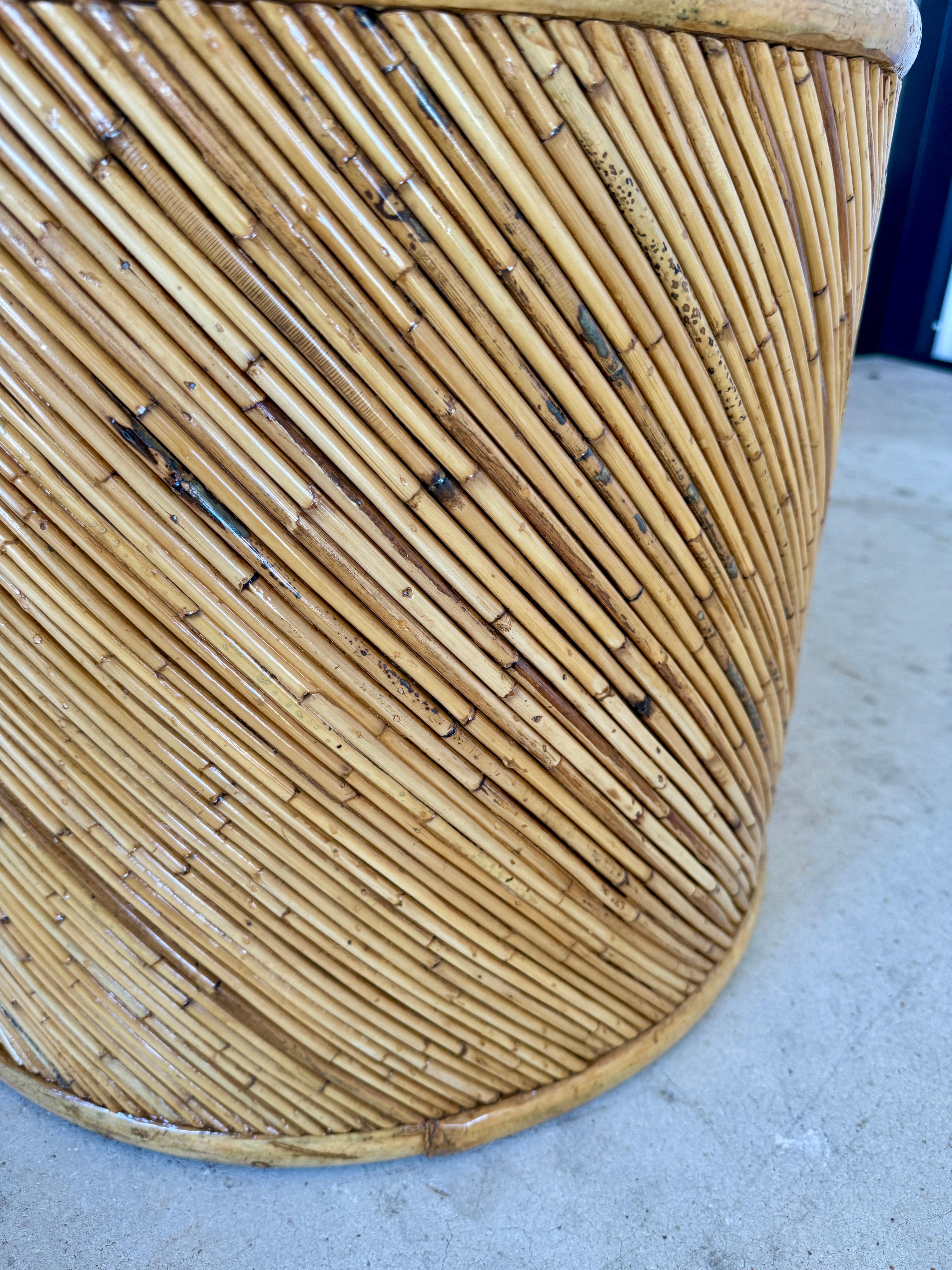 Rattan-Beistelltische aus der Mitte des 20. Jahrhunderts von Maitland-Smith (Handgefertigt) im Angebot