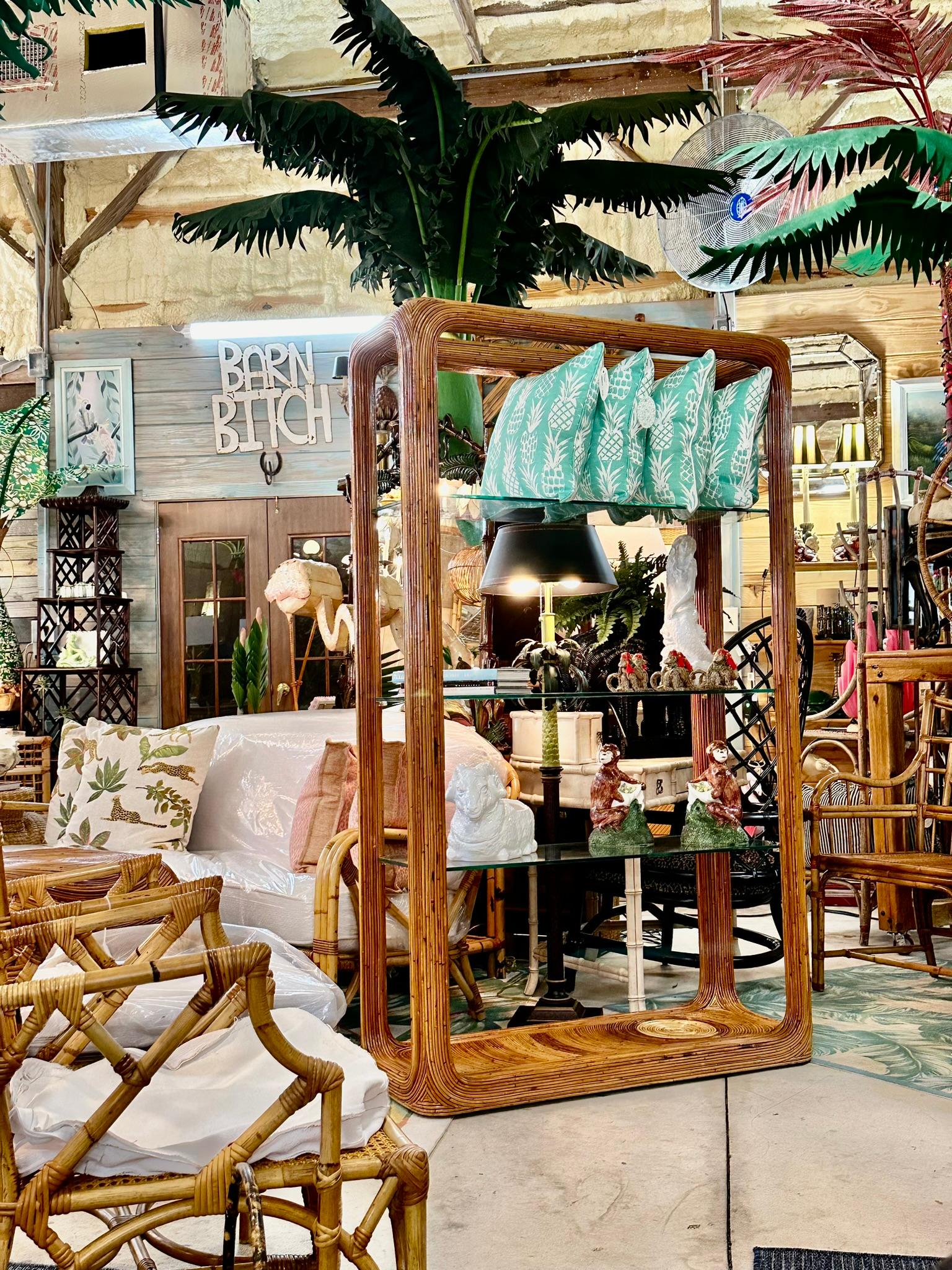 Etagere in rattan M.A. Reed raffinato della metà del 20° secolo M.Gabriella Crespi in vendita 4