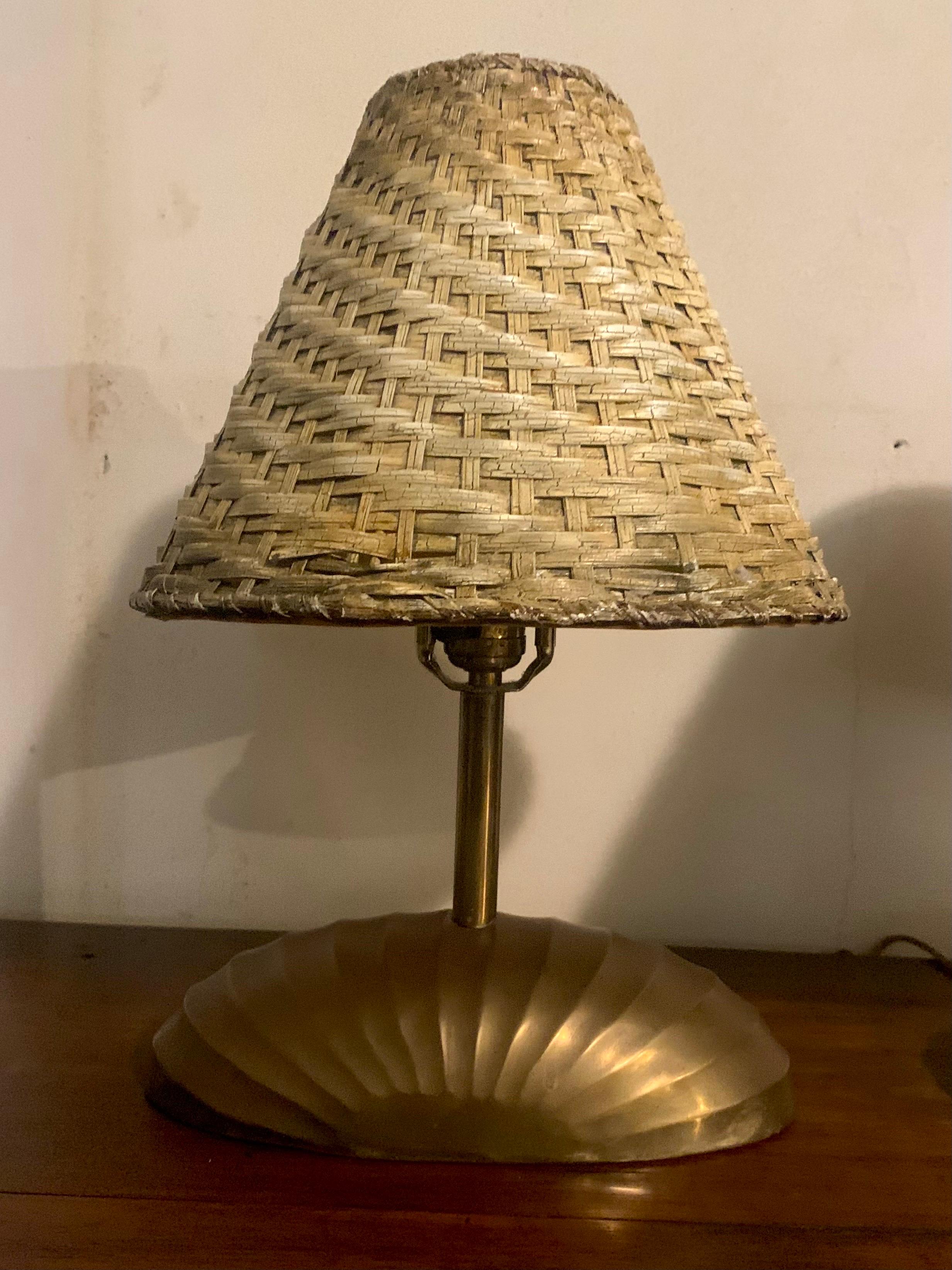 Mid 20th Century Regency Brass Shell Lamps, a Pair In Good Condition In Boynton Beach, FL