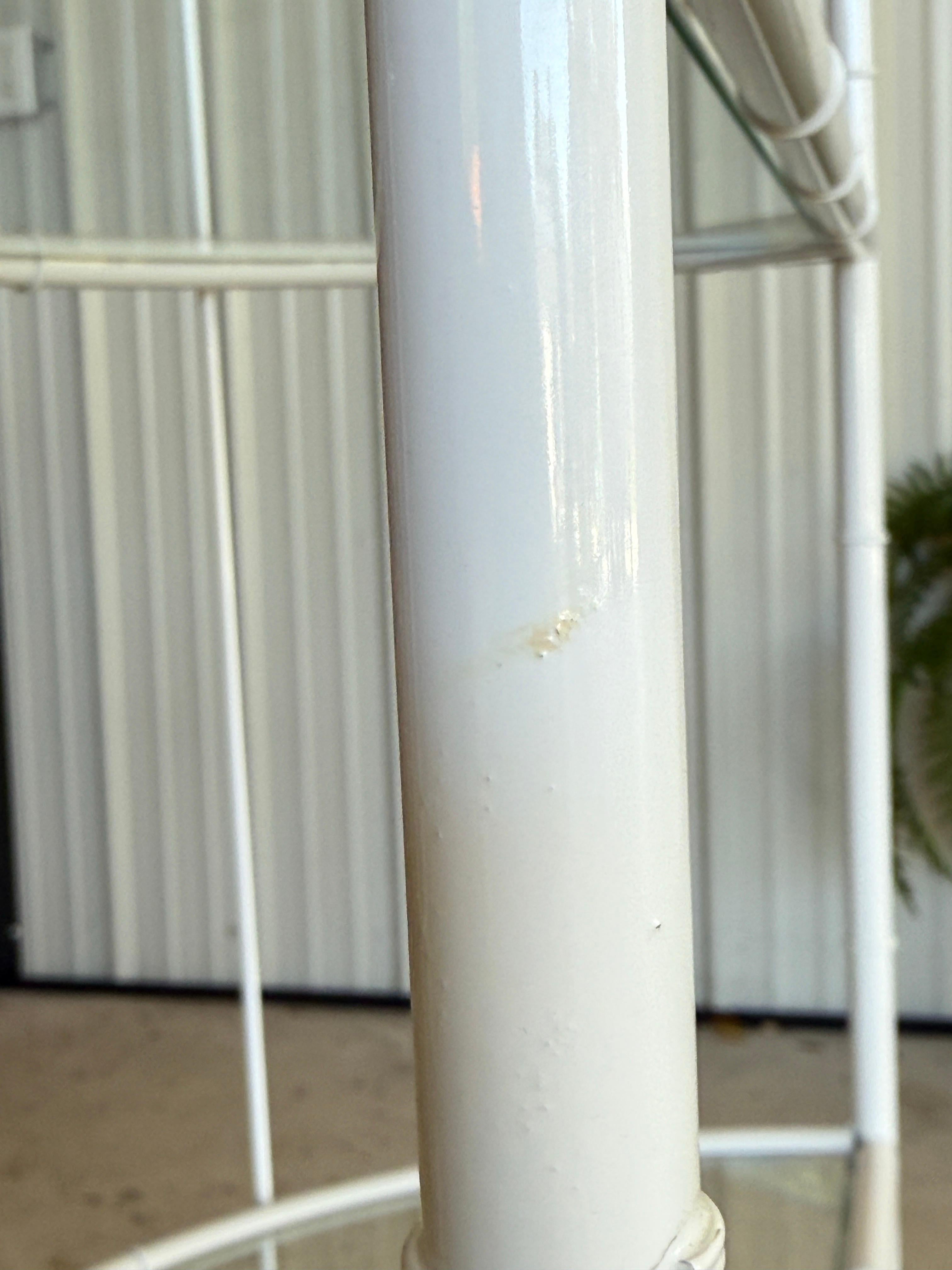 Cast Mid-20th Century Regency Coastal Faux Bamboo Metal Étagère – Newly Powder Coated For Sale