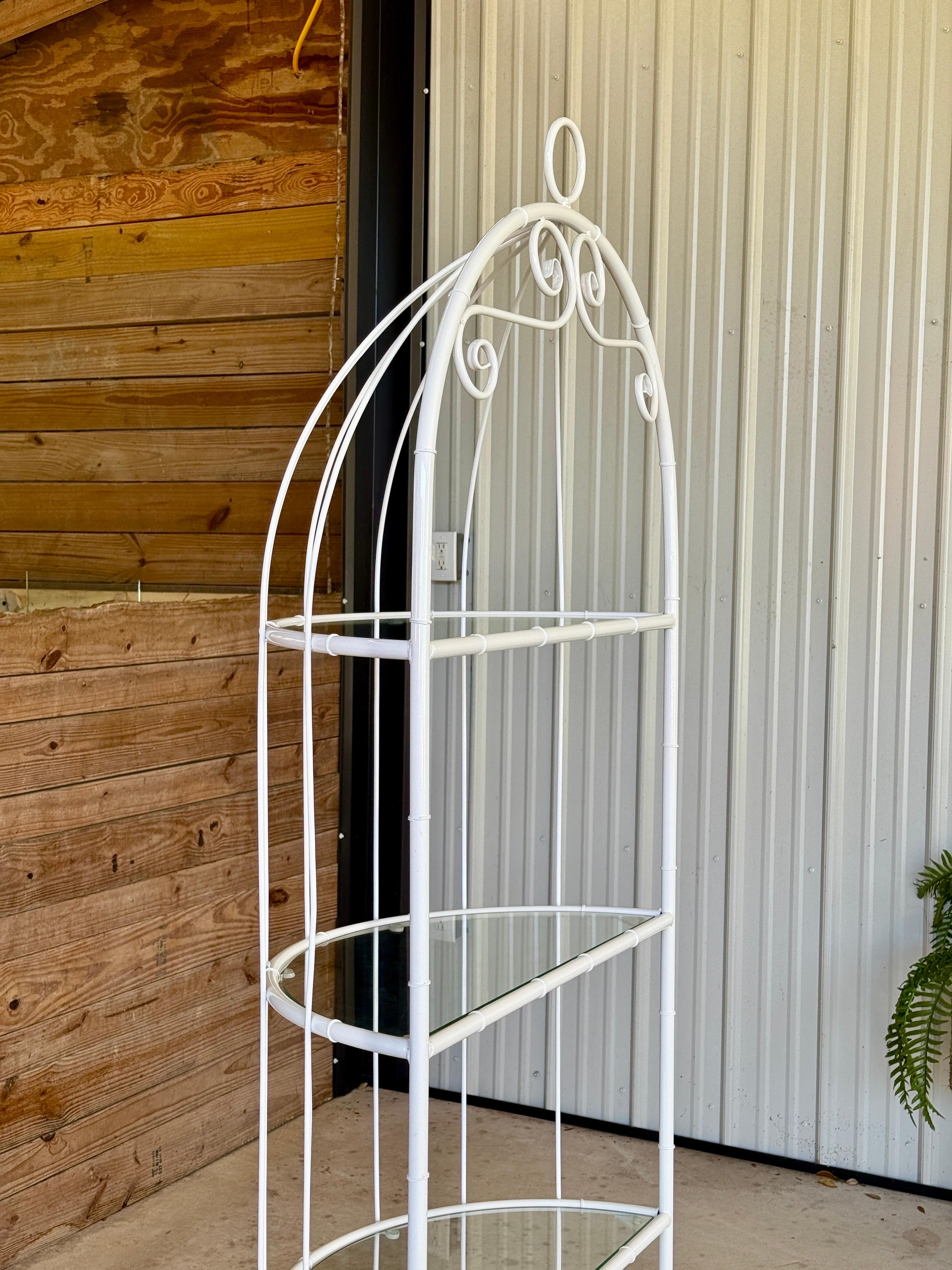 Mid-20th Century Regency Coastal Faux Bamboo Metal Étagère – Newly Powder Coated For Sale 1