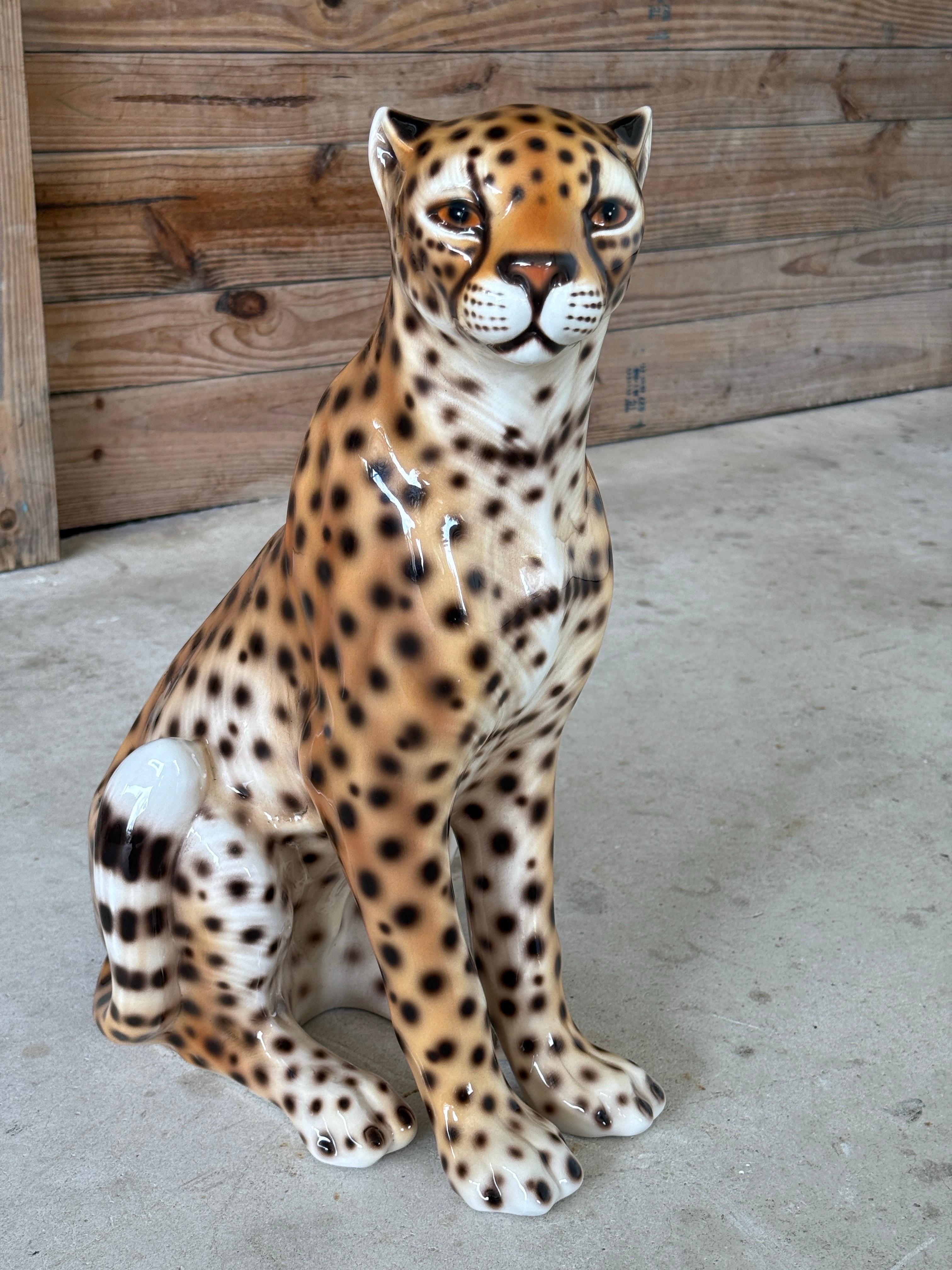 Statue de guépard en porcelaine émaillée italienne du milieu du 20e siècle en vente 1