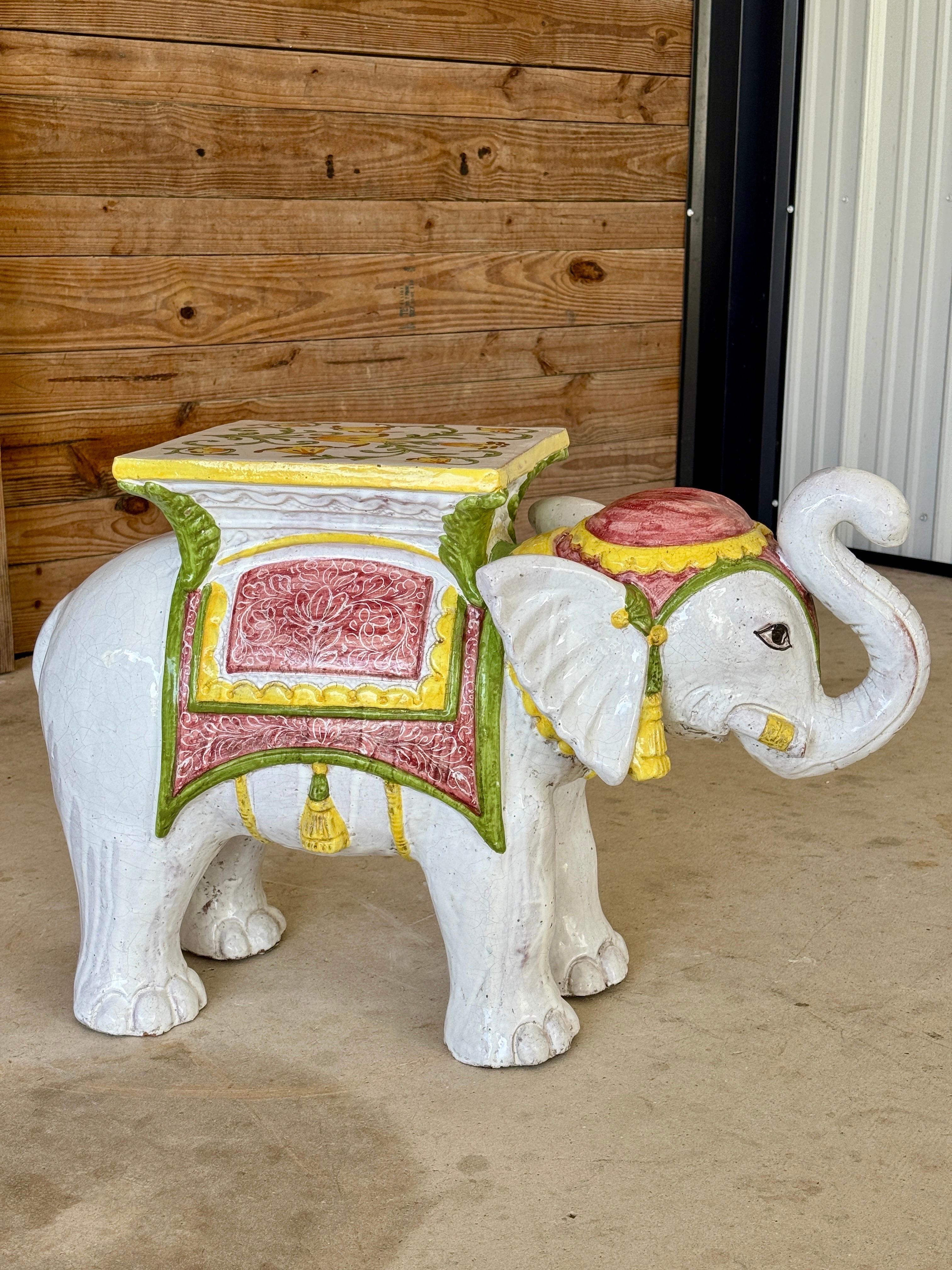 Sièges de jardin ou d'appoint pour éléphants en terre cuite émaillée de la Régence italienne du milieu du 20e siècle en vente 6