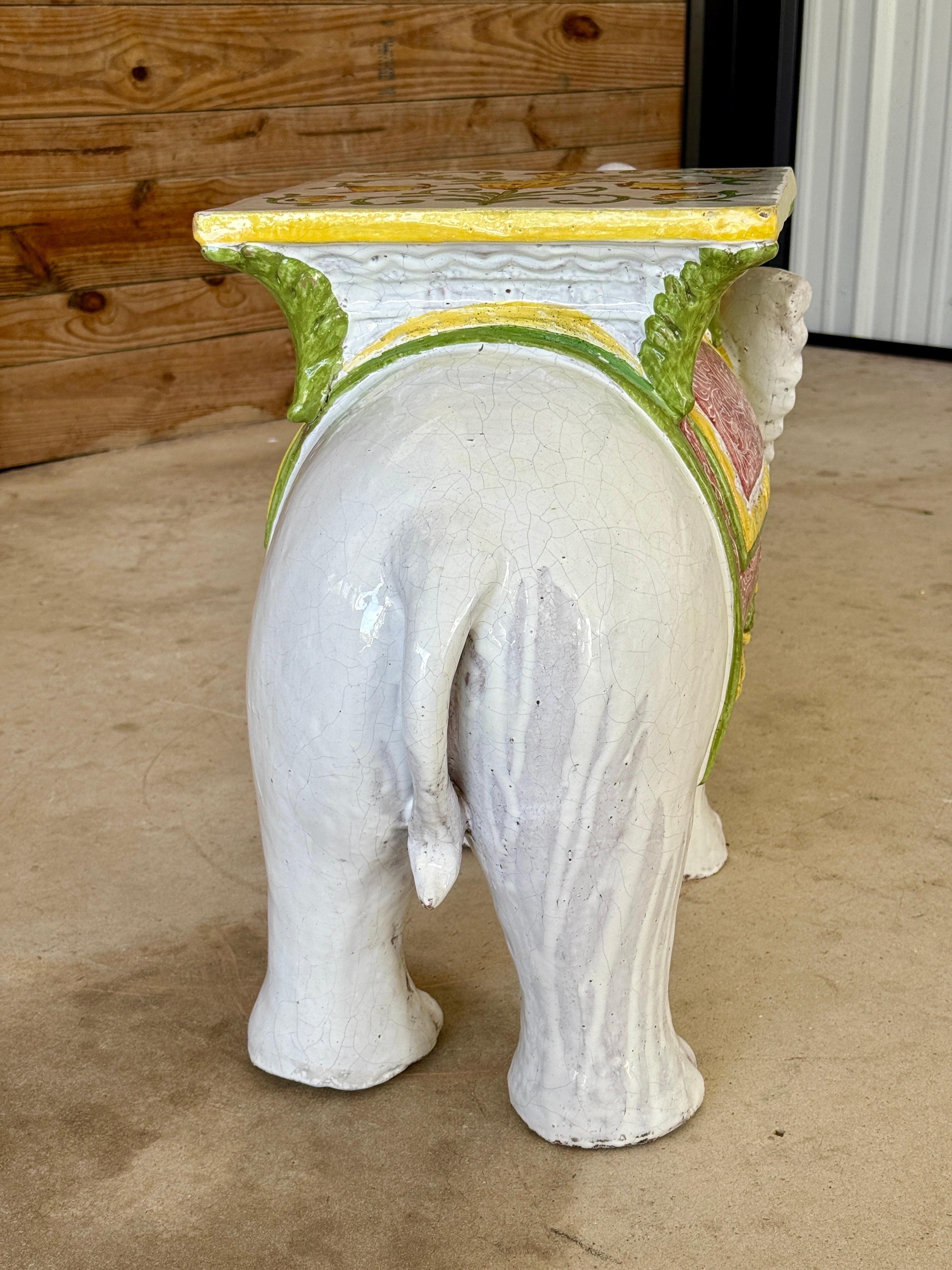 Terre cuite Sièges de jardin ou d'appoint pour éléphants en terre cuite émaillée de la Régence italienne du milieu du 20e siècle en vente