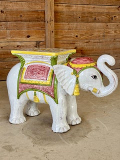 Sièges de jardin ou d'appoint pour éléphants en terre cuite émaillée de la Régence italienne du milieu du 20e siècle