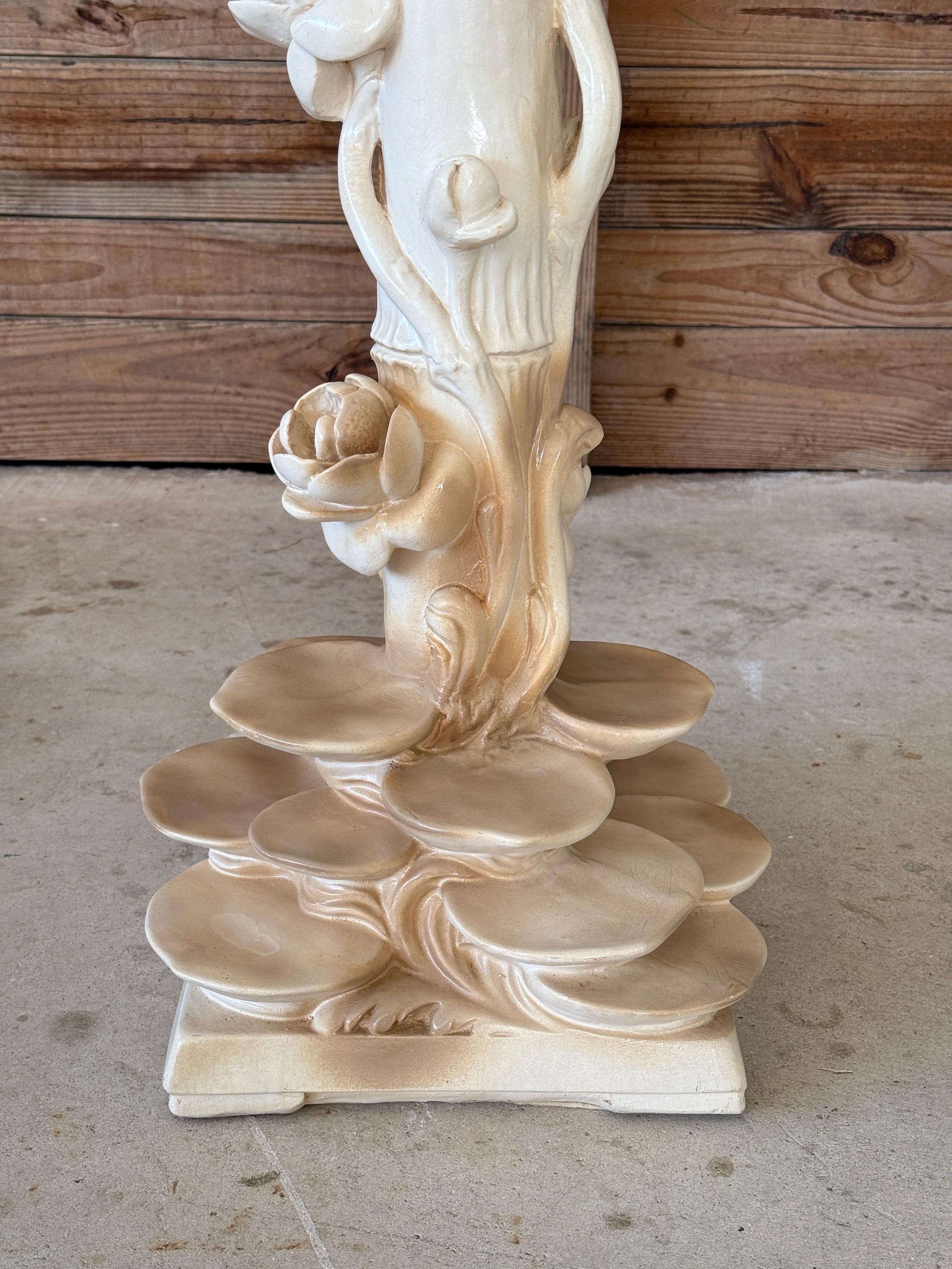 Lampe de table monumentale Lily Pad de style Régence du milieu du 20e siècle en vente 3