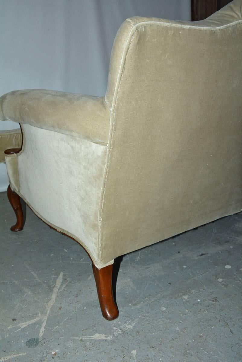 Mid-20th Century Regency Style Velvet Sofa For Sale 3